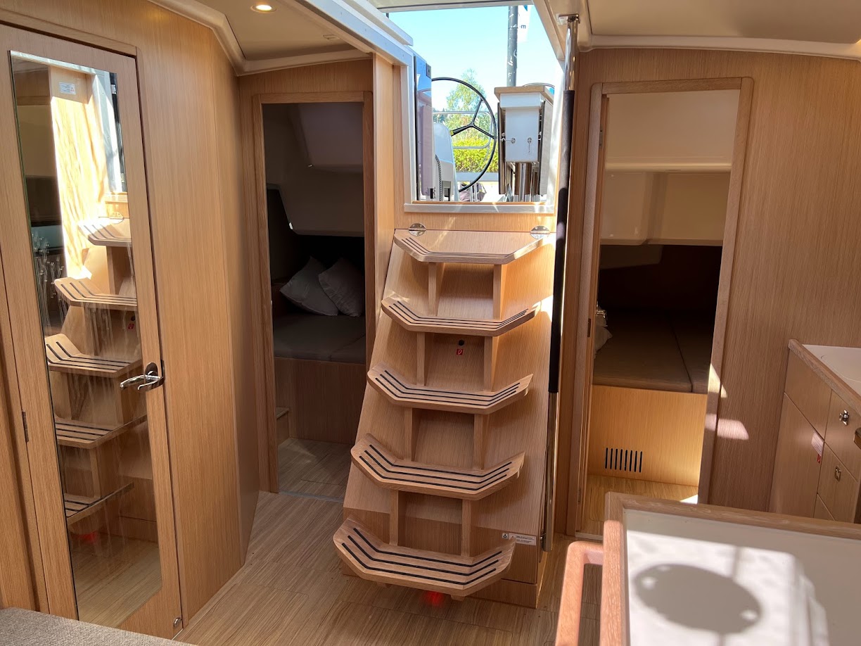 Bavaria C42 Style — photo 7