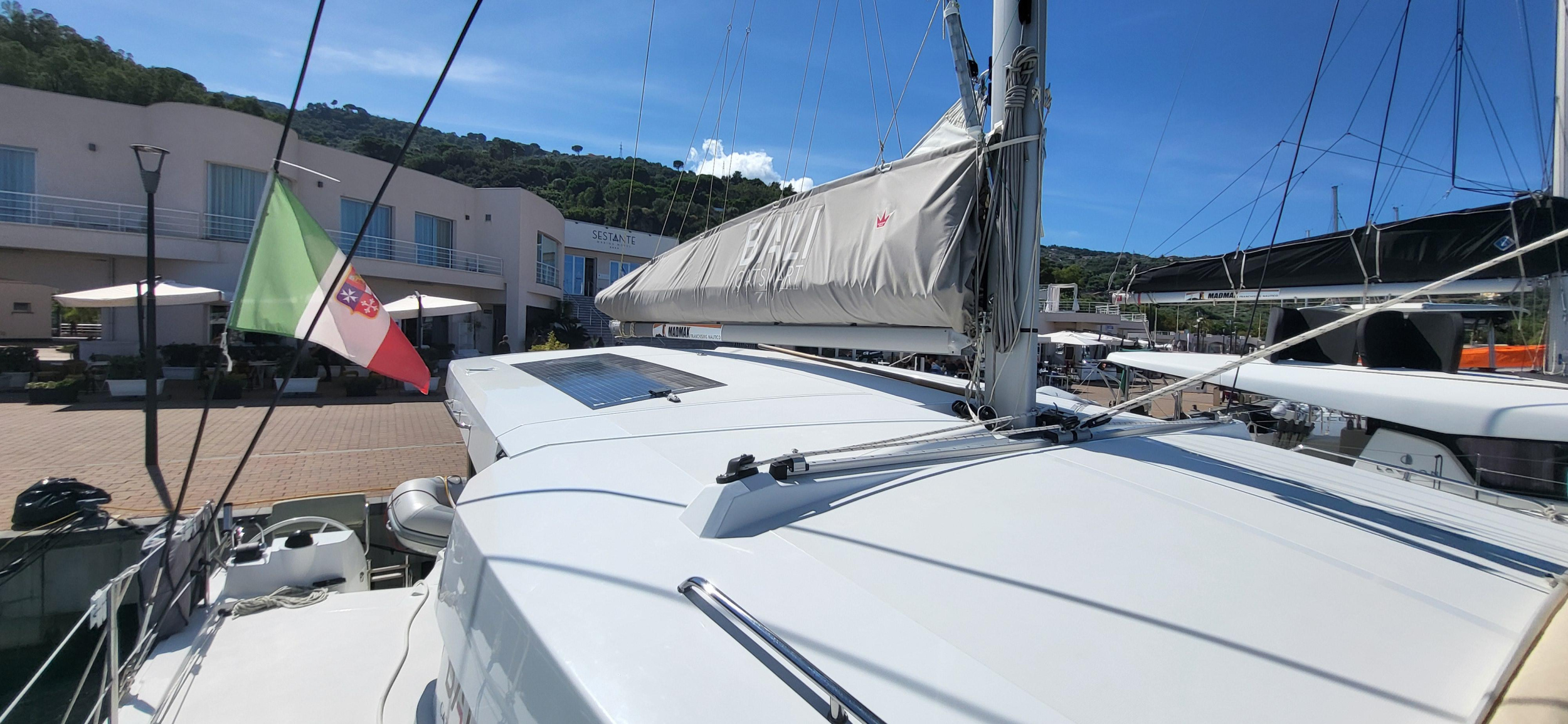 Lagoon 46 — photo 3