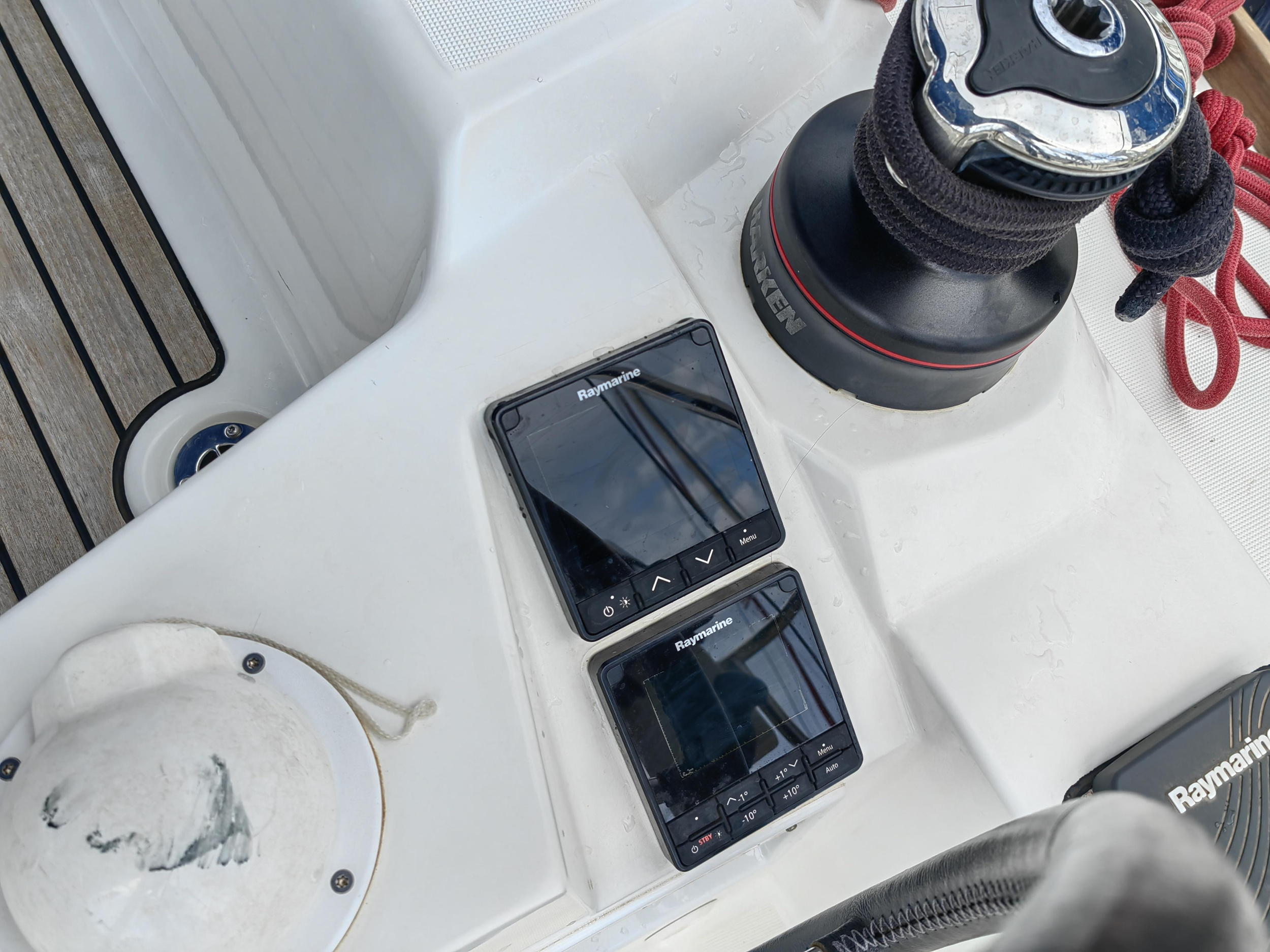 Sun Odyssey 389 — photo 10