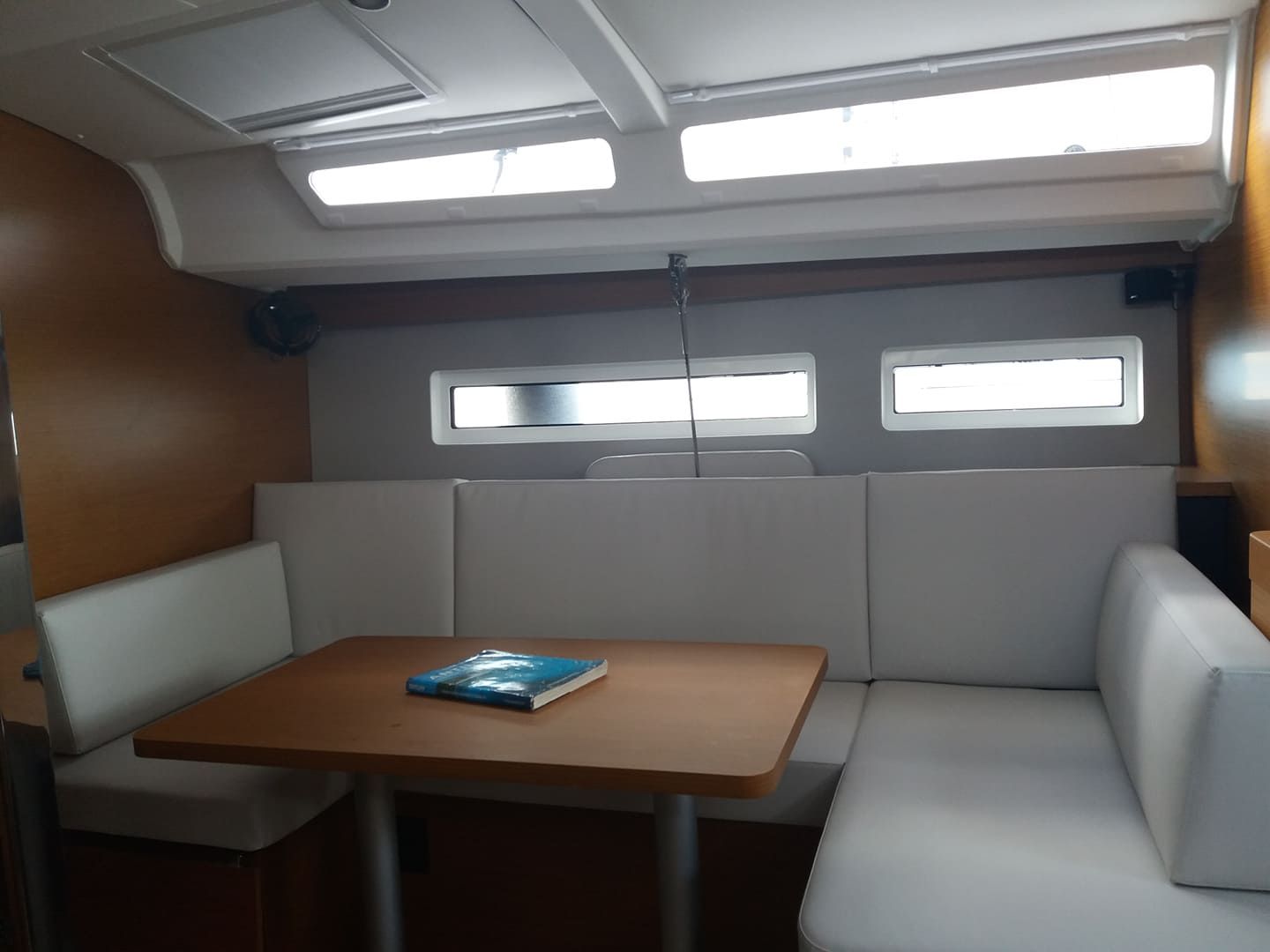 Sun Odyssey 440 (4cab) — photo 3