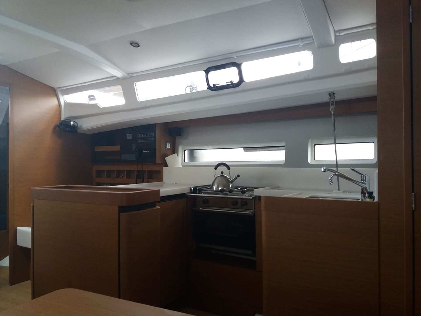 Sun Odyssey 440 (4cab) — photo 4