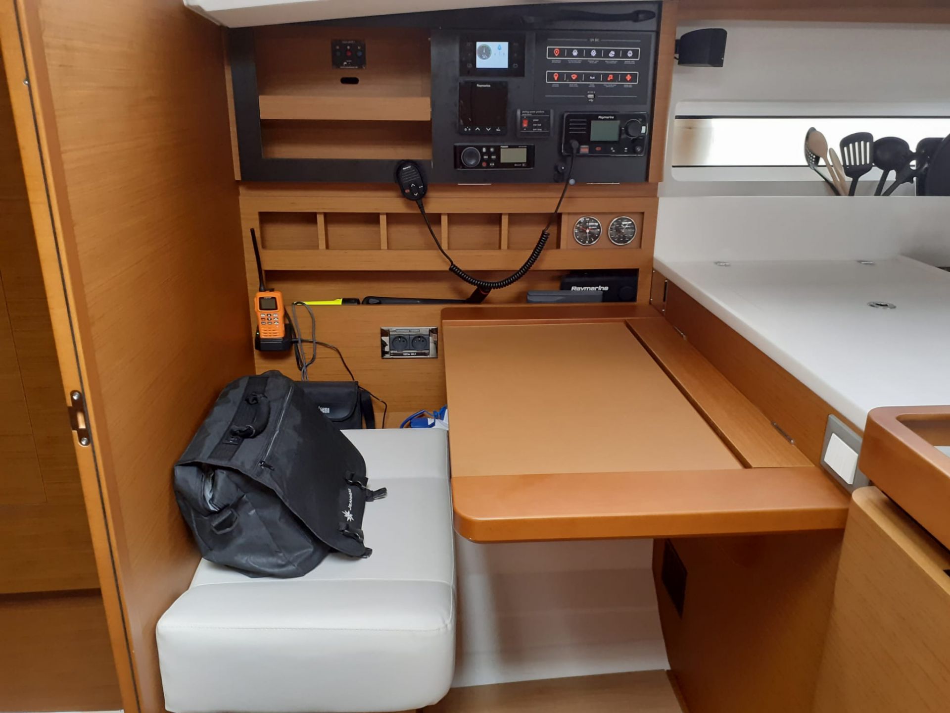 Sun Odyssey 440 — photo 7
