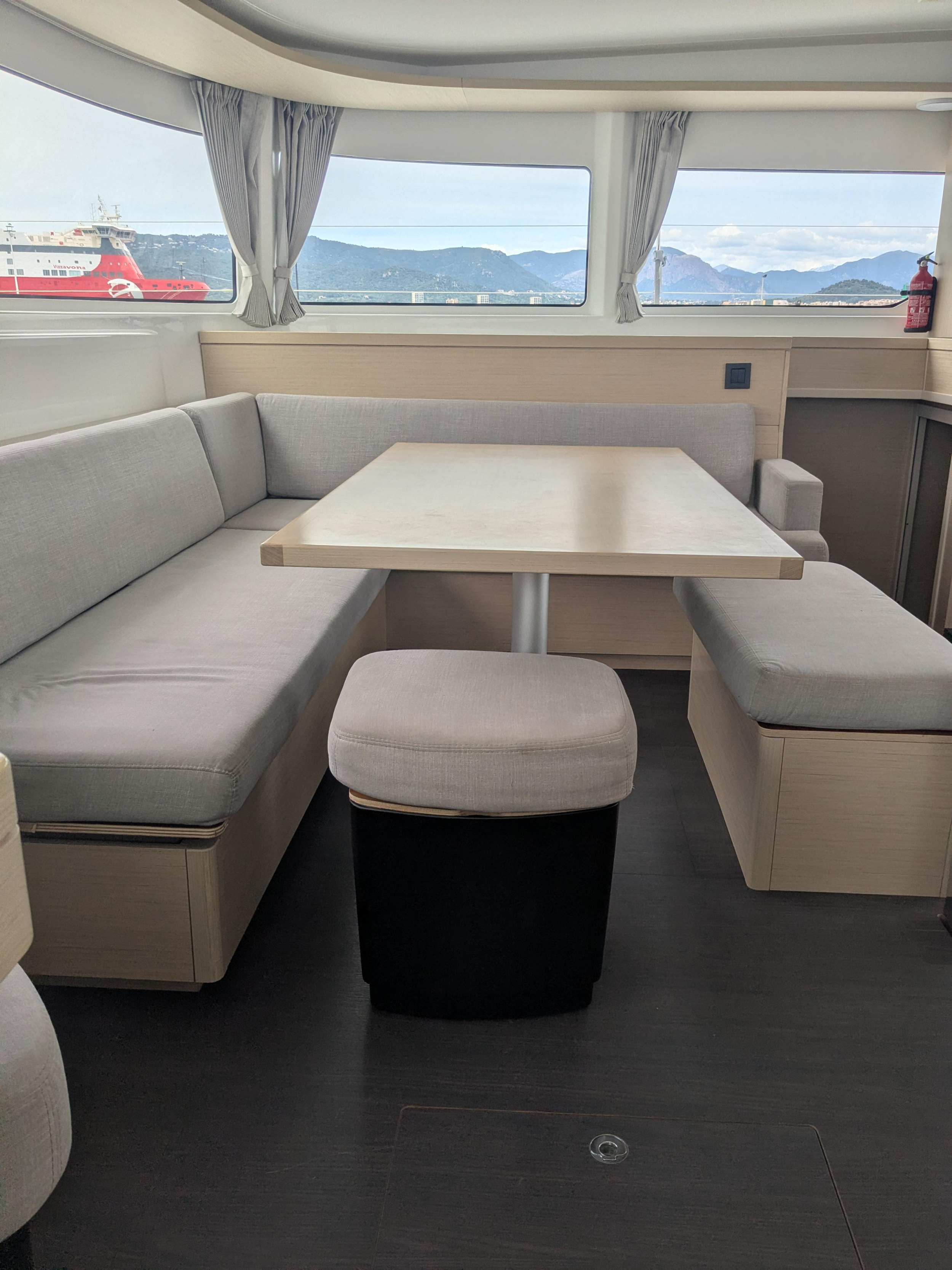 LAGOON 46 — photo 17
