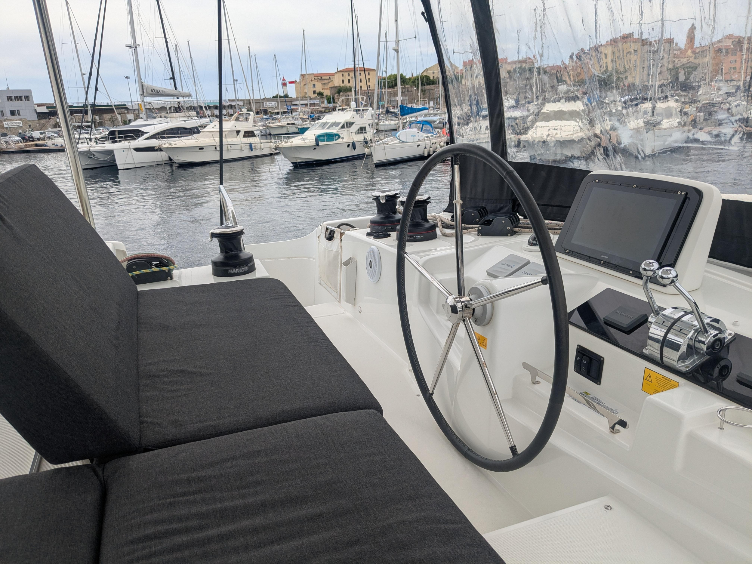 LAGOON 46 — photo 10