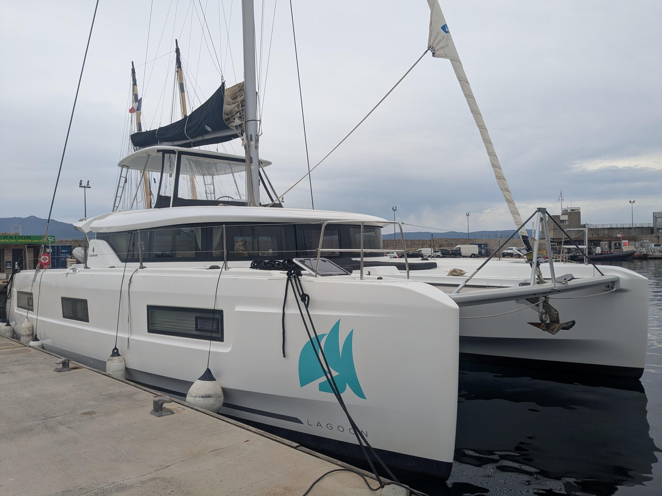 LAGOON 46 — photo 6