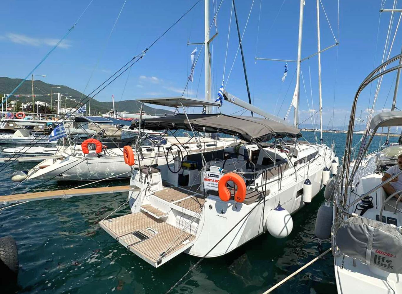 Sun Odyssey 440 — photo 4
