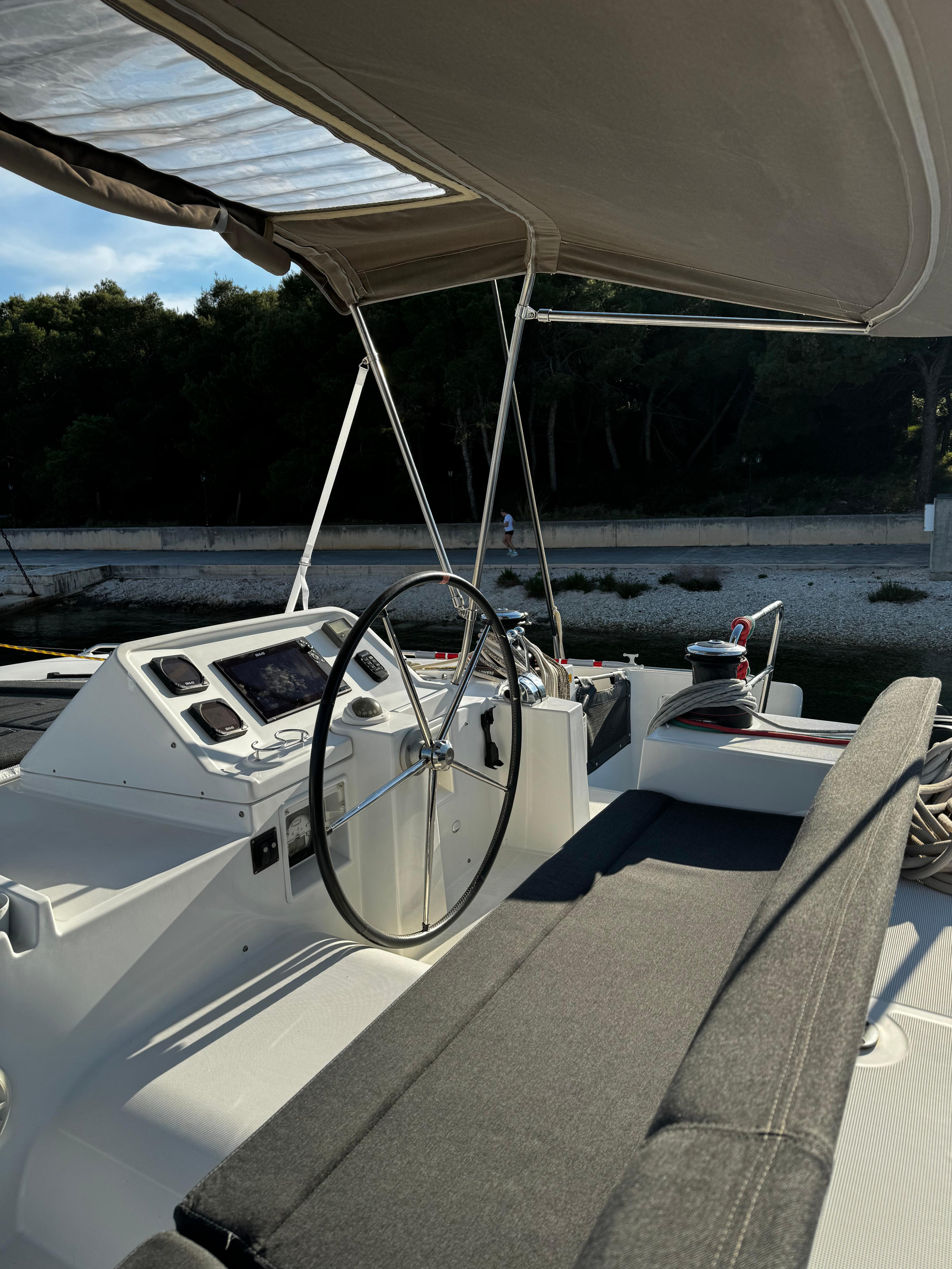 Lagoon 450 Fly — photo 24