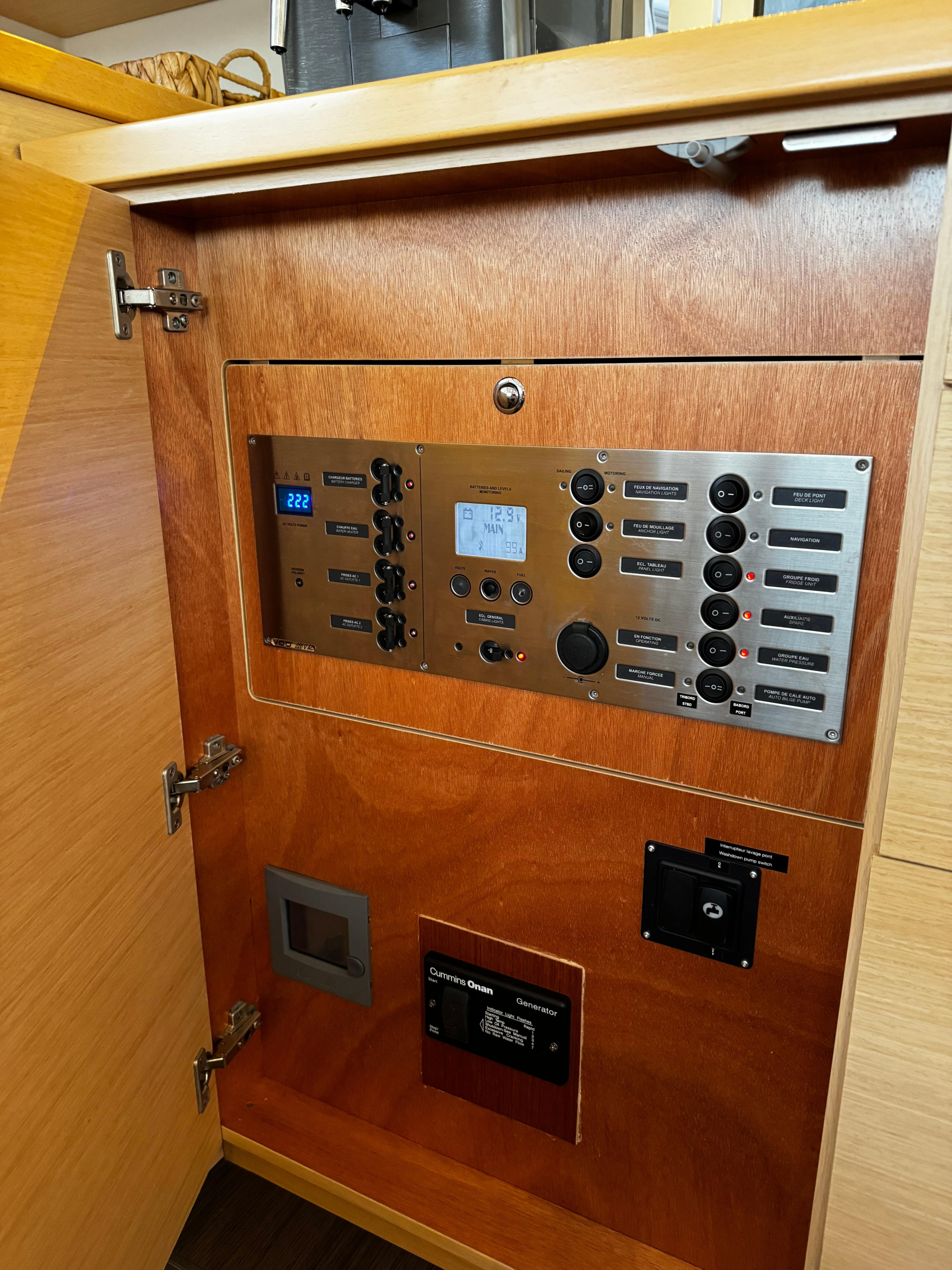 Lagoon 450 Fly — photo 35