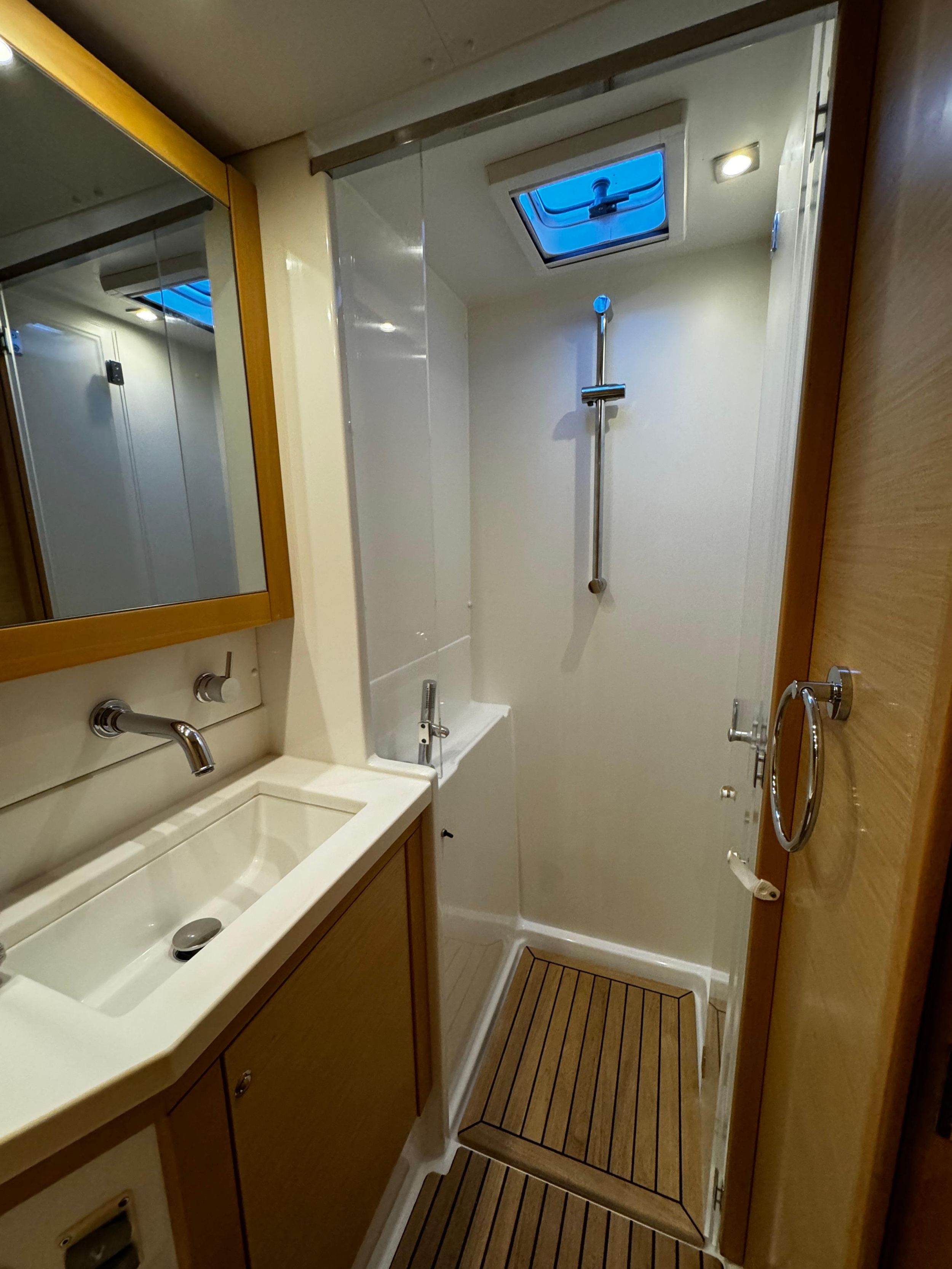 Lagoon 450 Fly — photo 30
