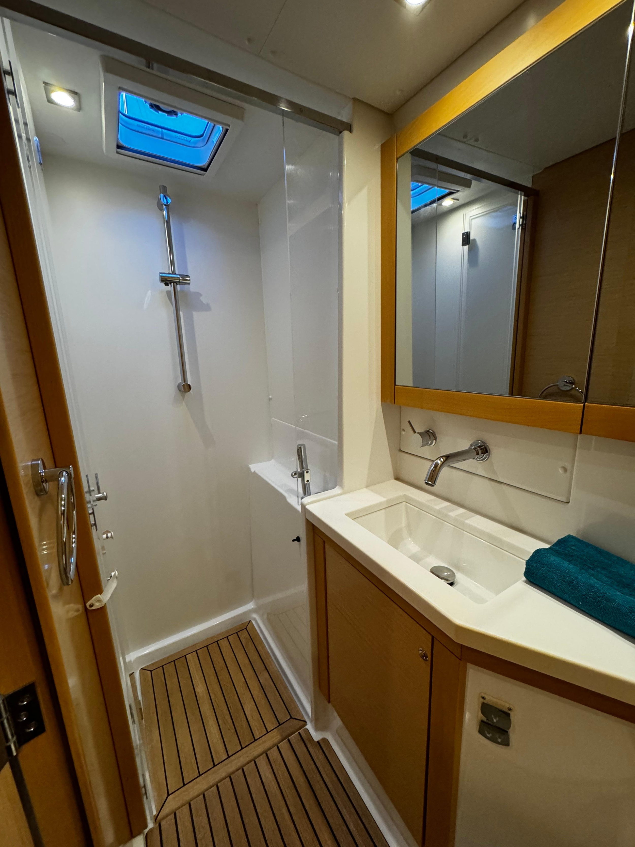 Lagoon 450 Fly — photo 29