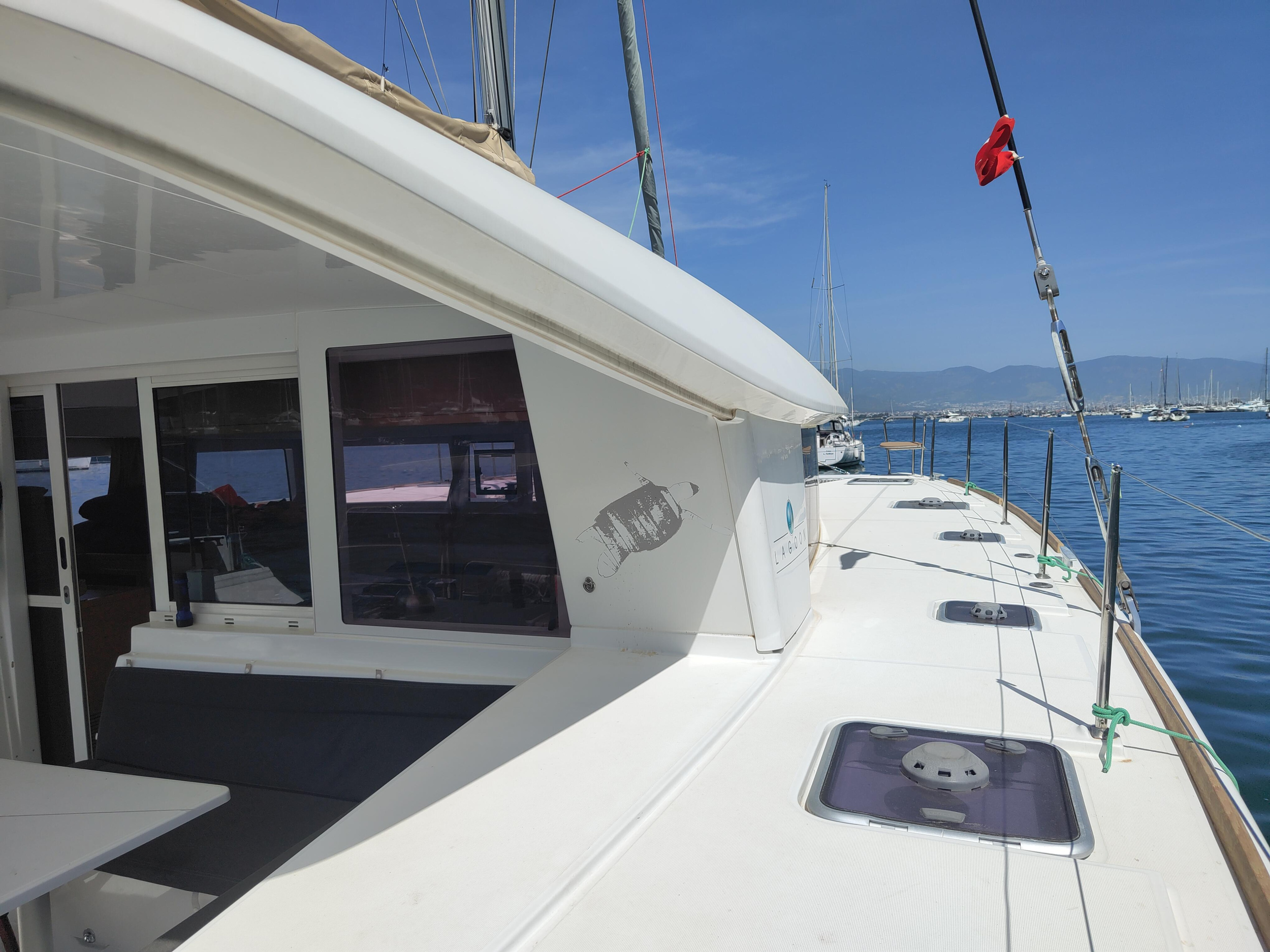 Lagoon 400 — photo 3