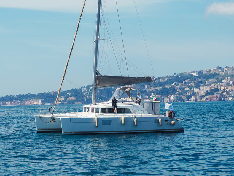 Lagoon 440 — photo 1
