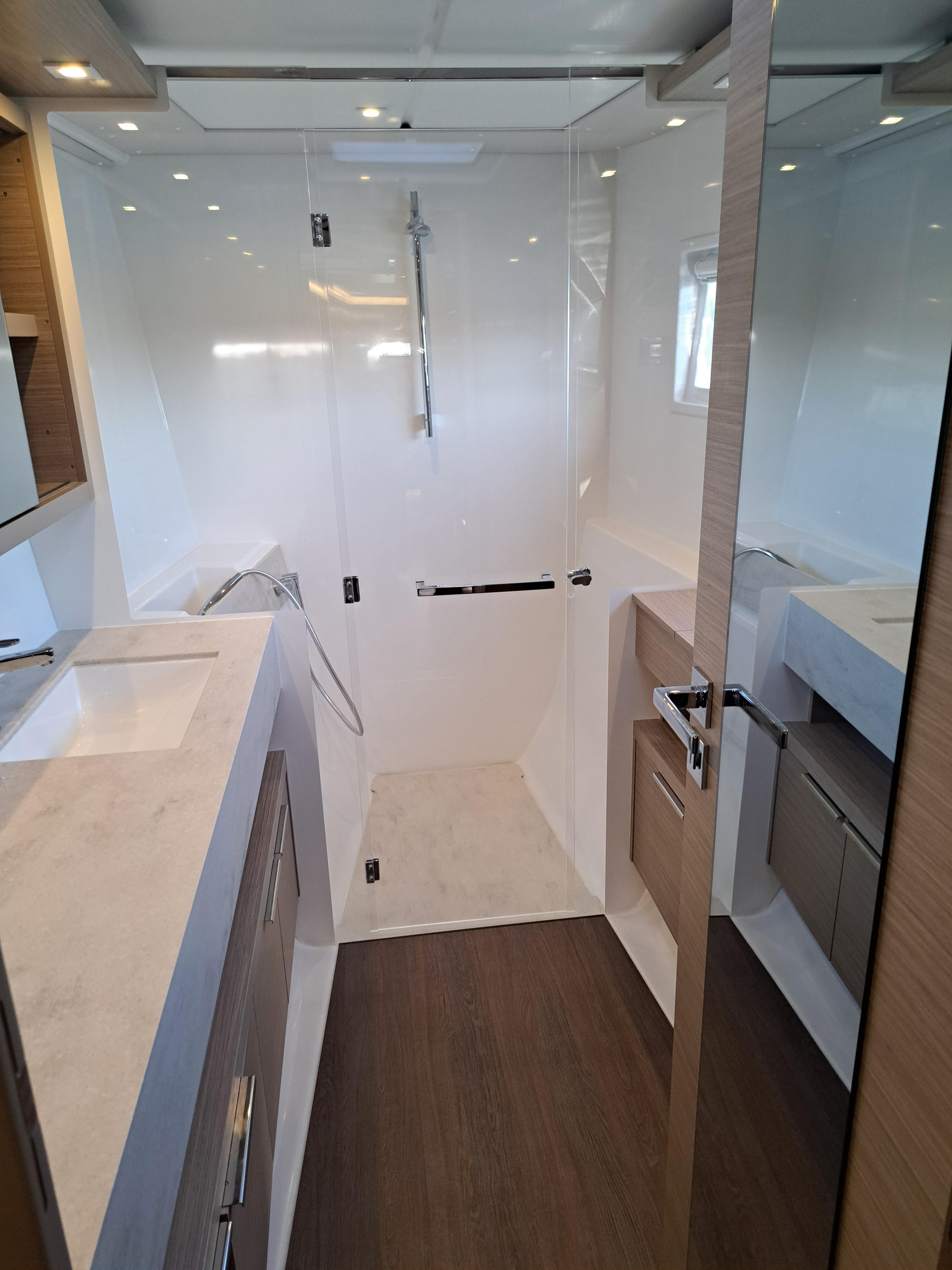 Lagoon 46 (Owner Version) — photo 5