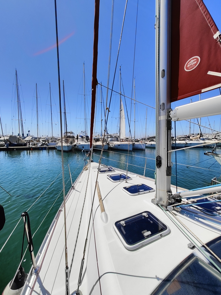 Oceanis 393 Clipper — photo 19