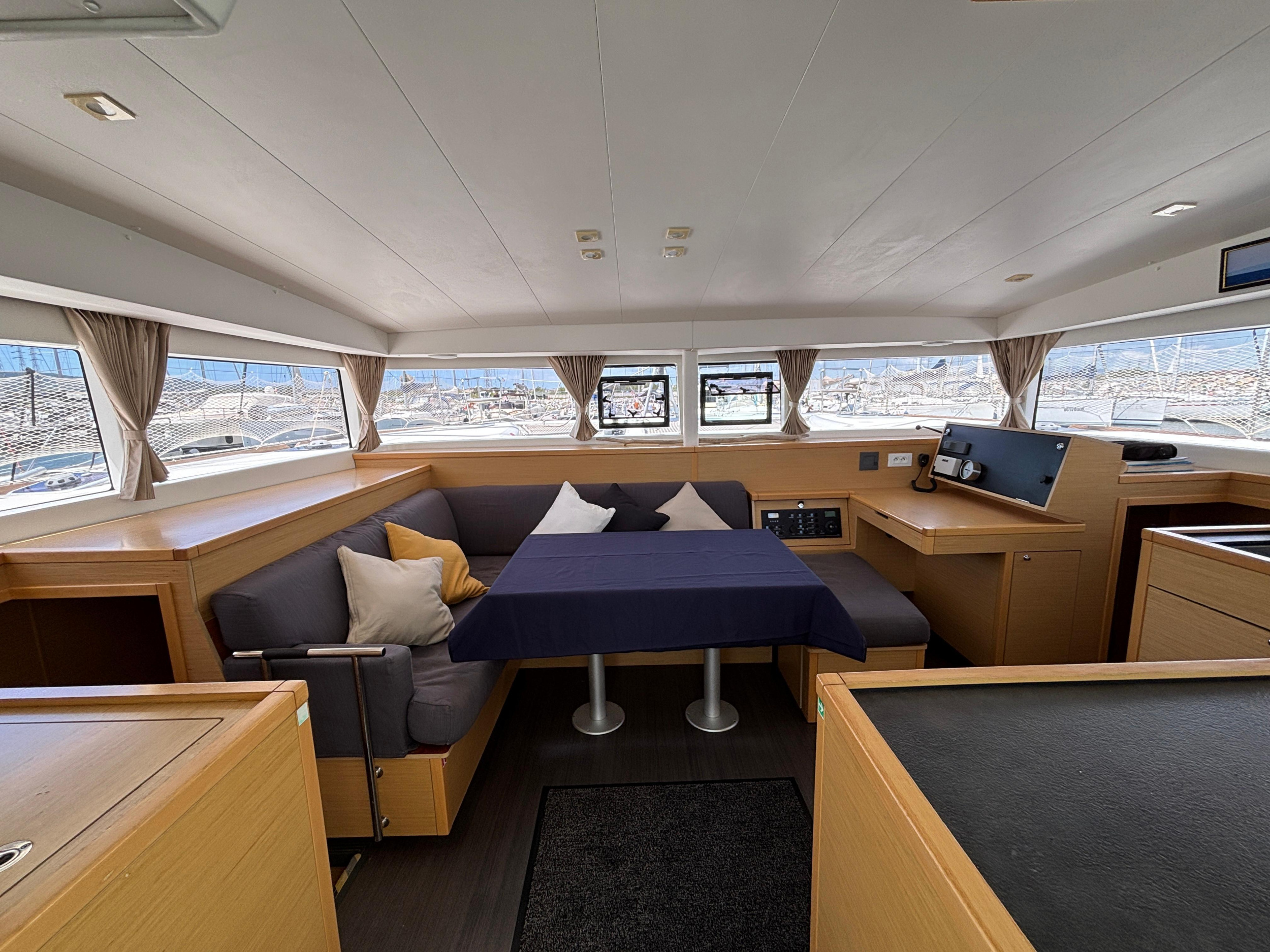 Lagoon 400 S2 — photo 6
