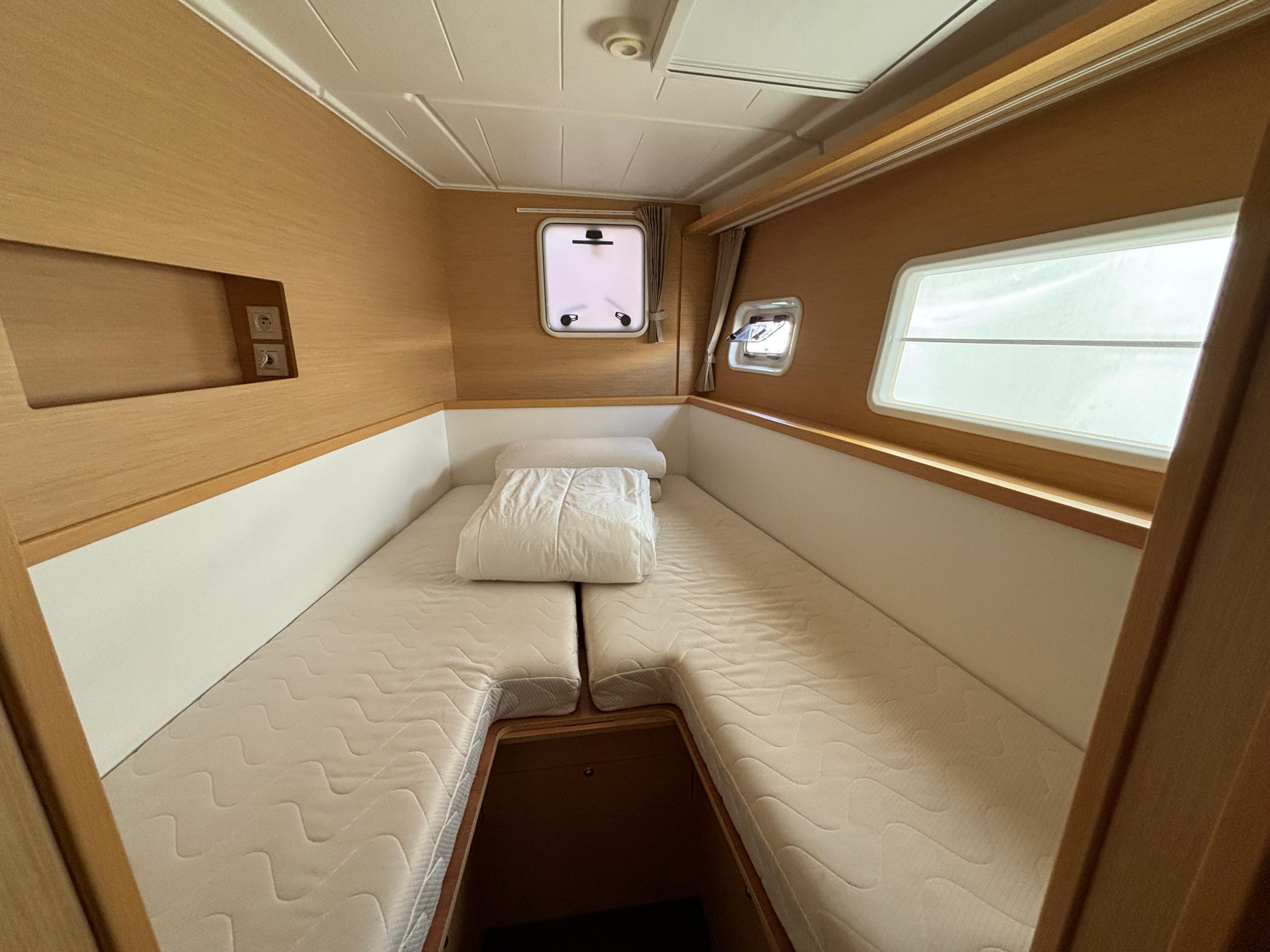 Lagoon 400 S2 — photo 9