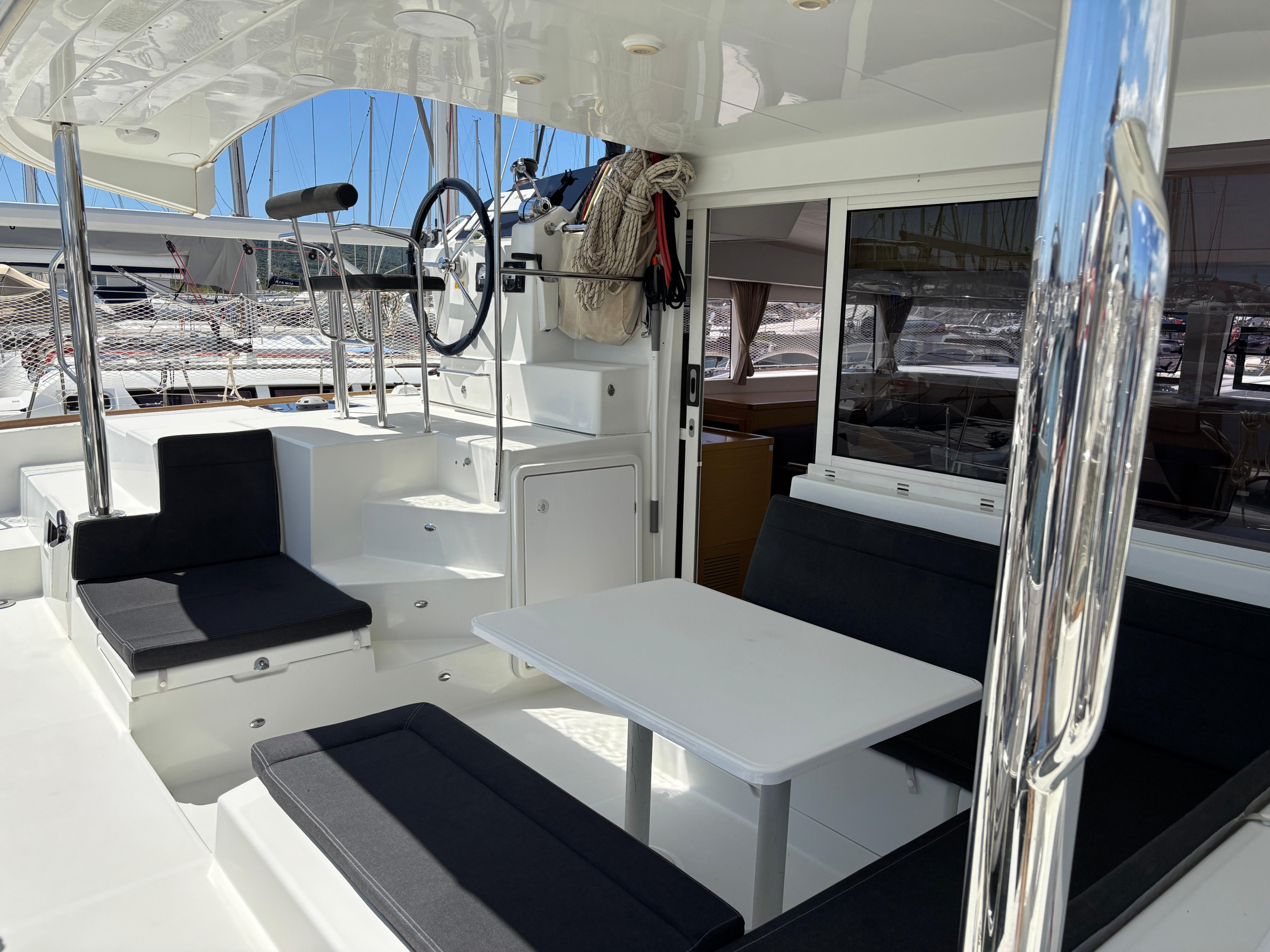 Lagoon 400 S2 — photo 12