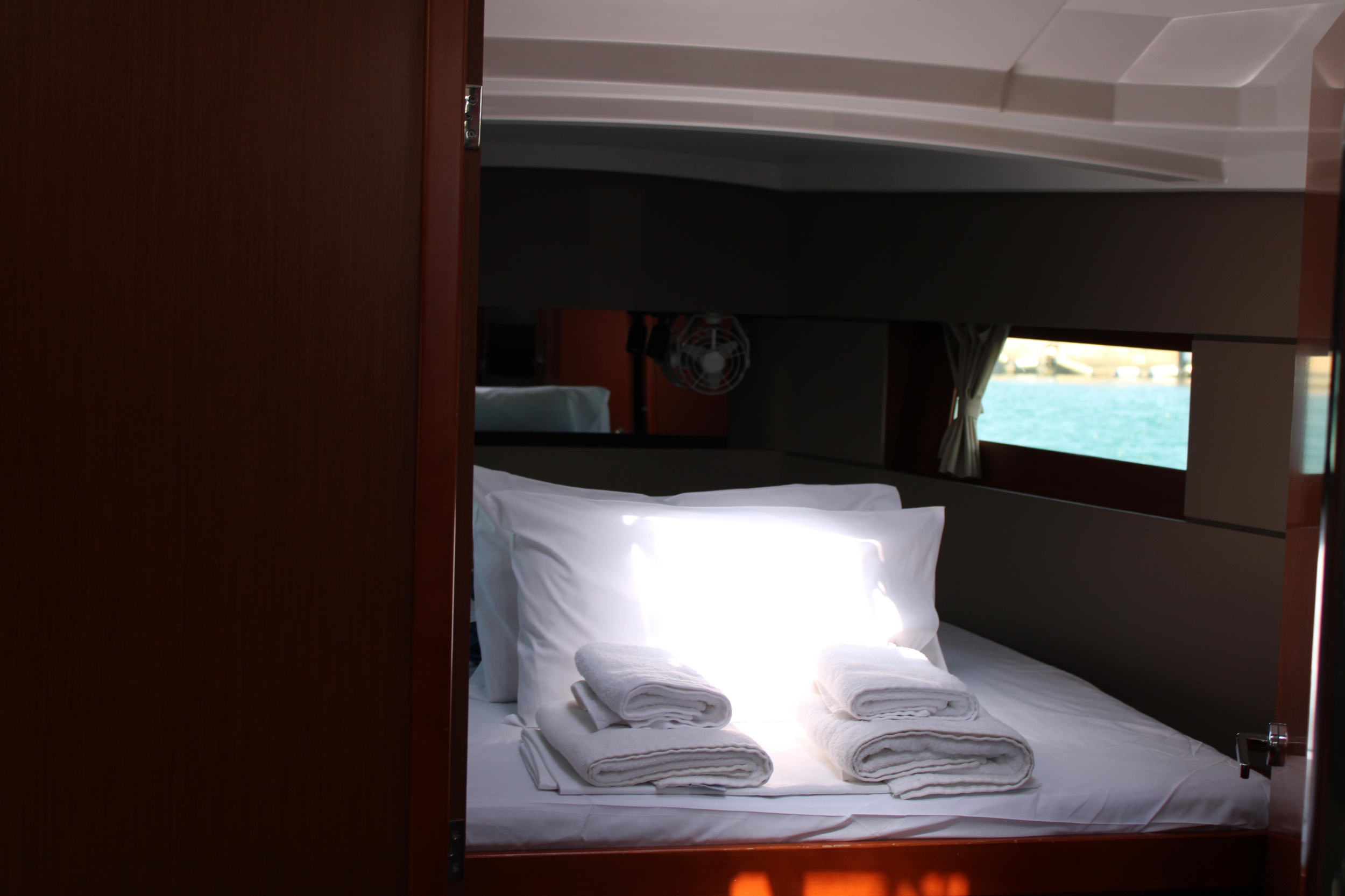Oceanis 38.1 — photo 9