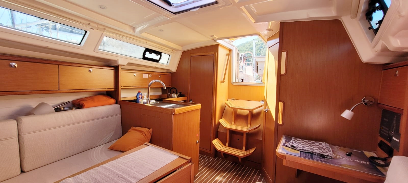 Bavaria 34 — photo 4
