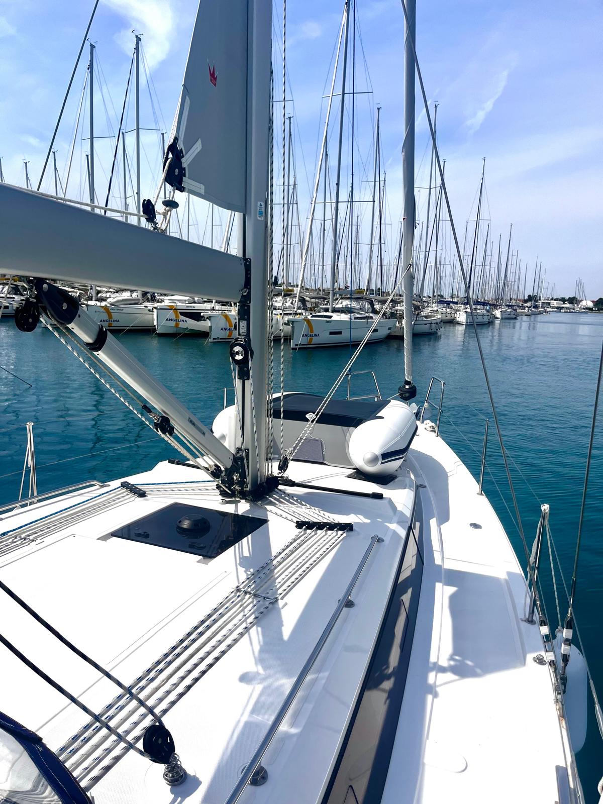 Bavaria C 38 — photo 8