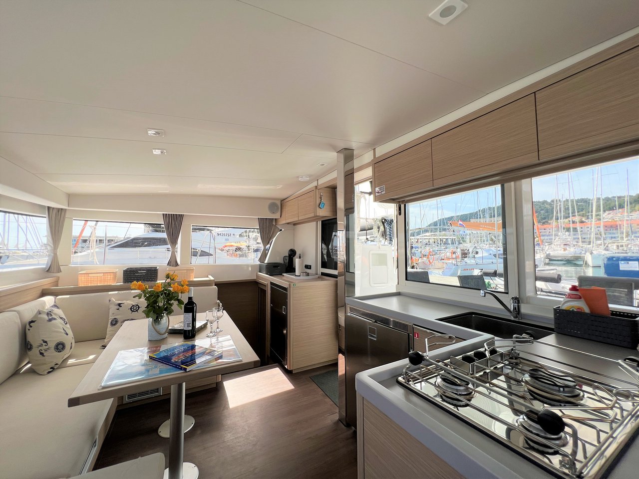 Lagoon 40 — photo 2