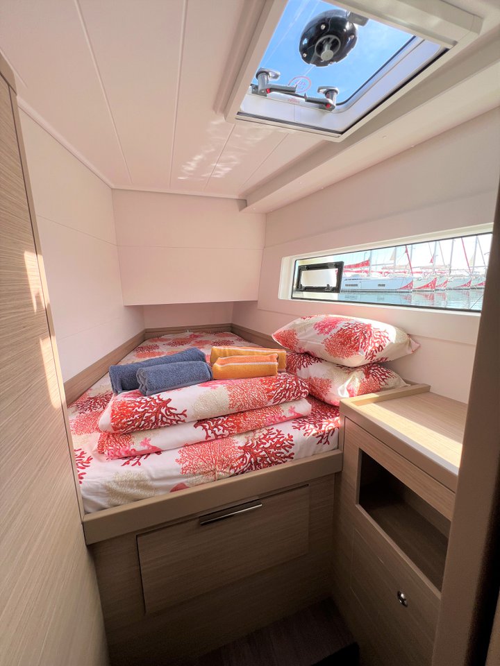 Lagoon 40 — photo 12