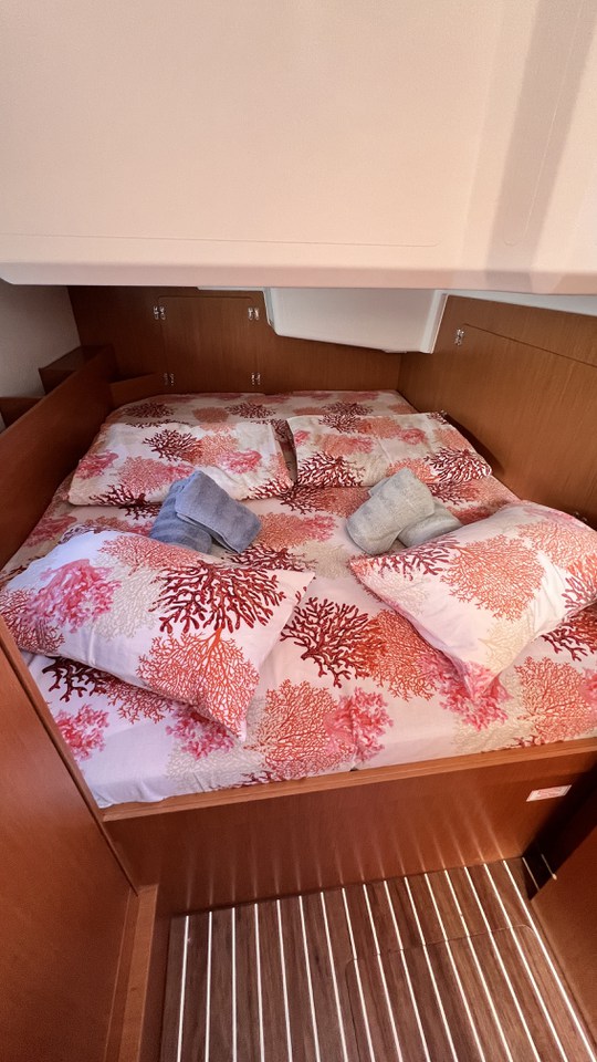 Bavaria C38 — photo 9