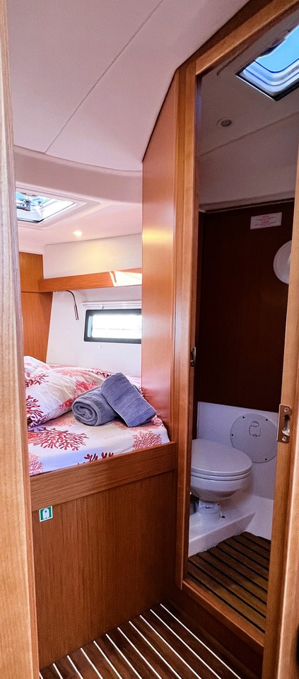Bavaria C38 — photo 23