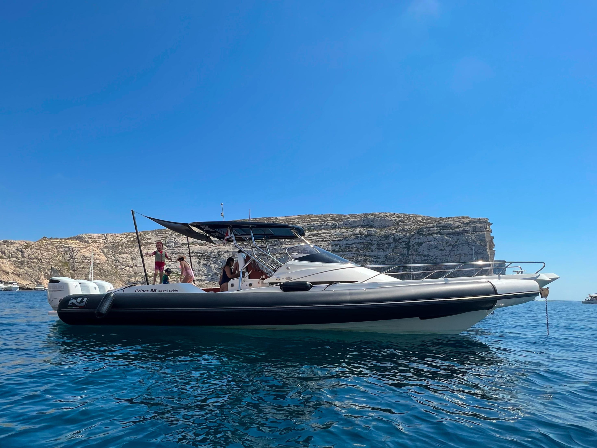 Nuova Jolly Prince 38 Sport Cabin — photo 1