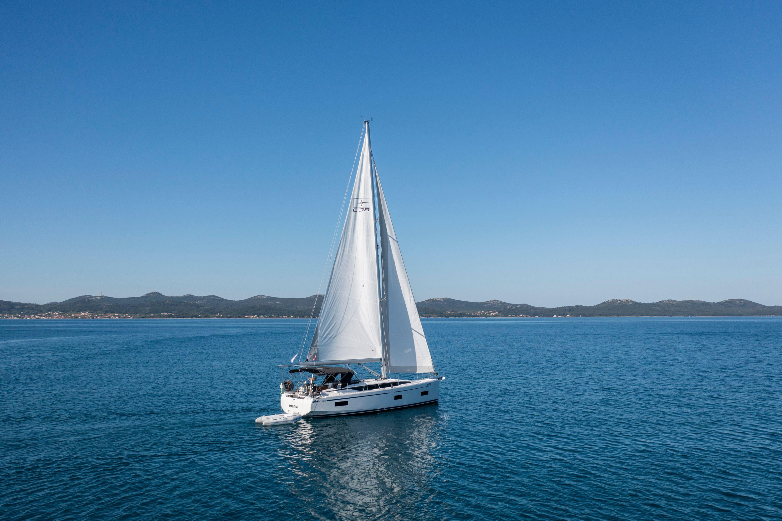 Bavaria C38 — photo 10
