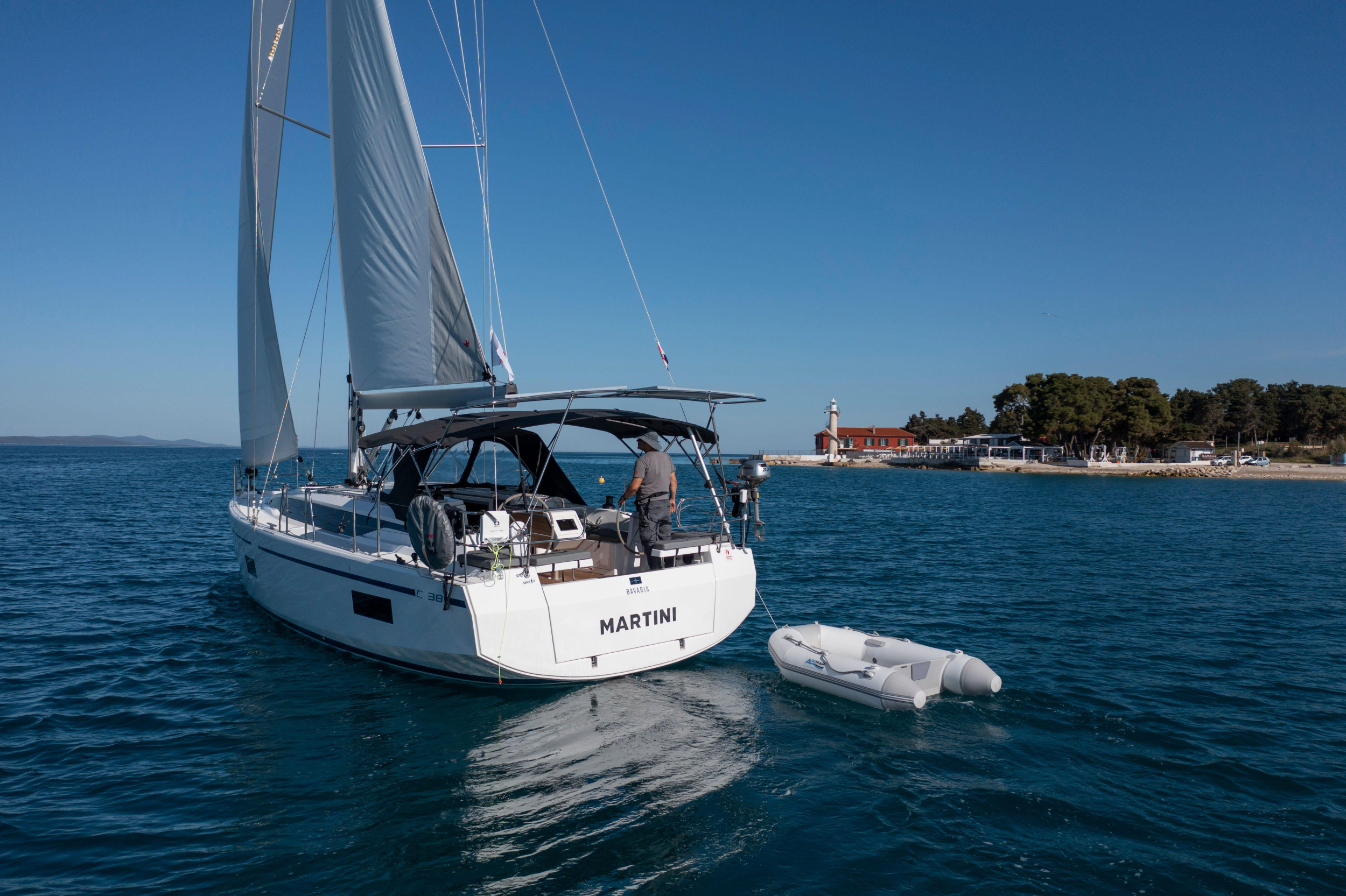 Bavaria C38 — photo 24