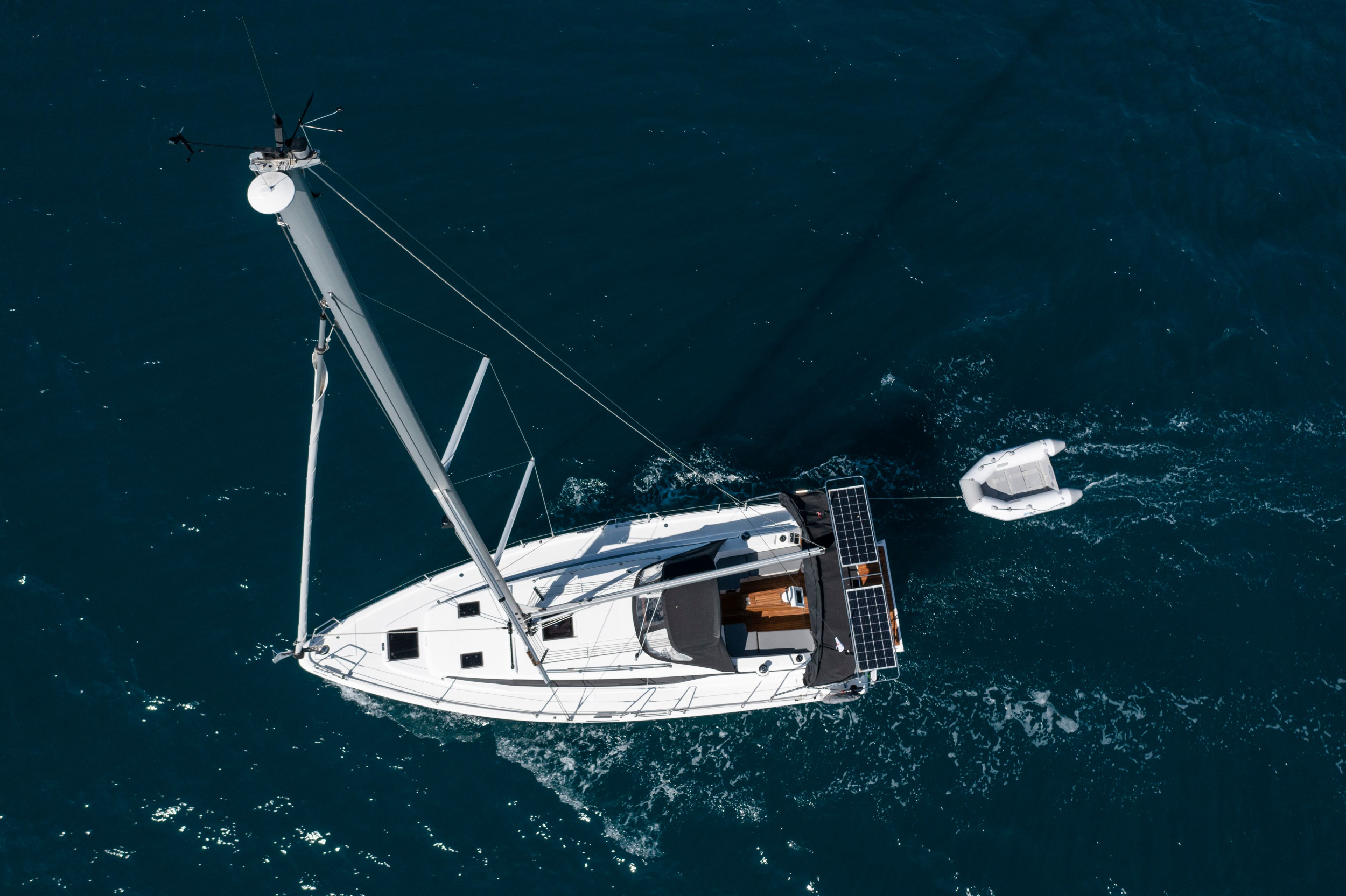 Bavaria C38 — photo 26