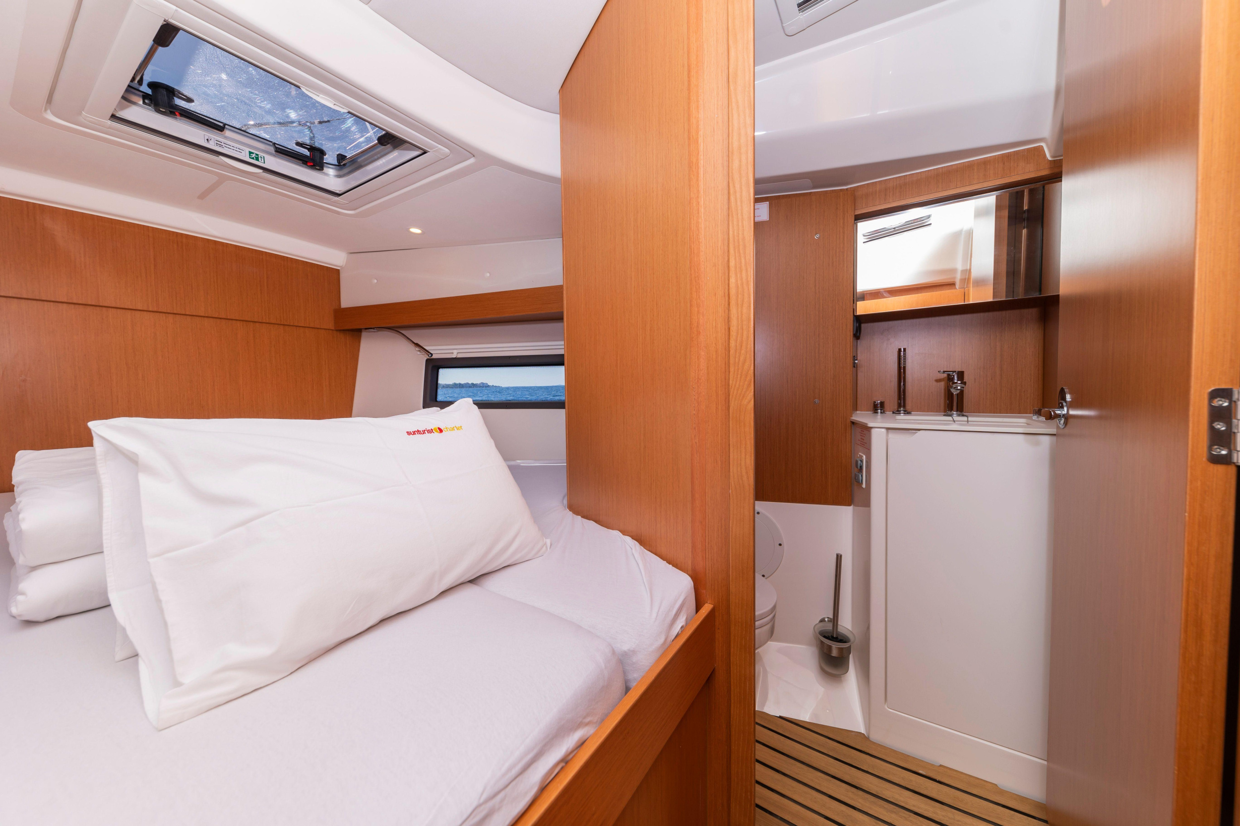 Bavaria C38 — photo 16