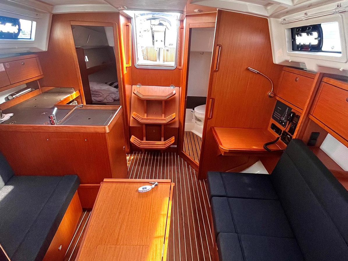 Bavaria Cruiser 34 — photo 15