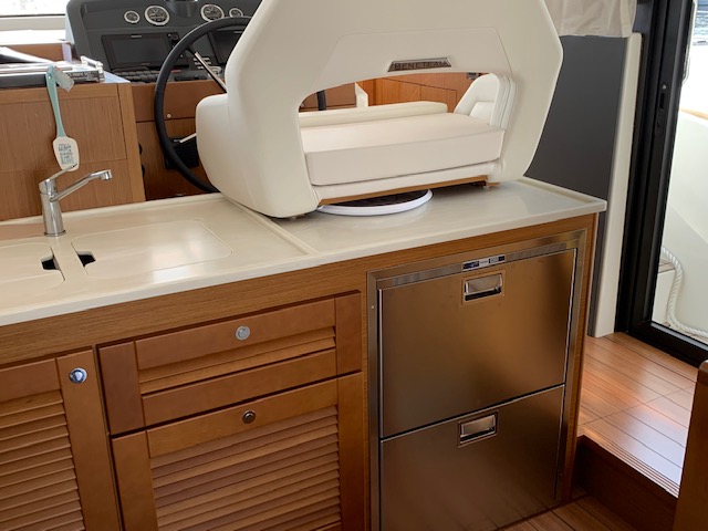 Swift Trawler 47 — photo 4