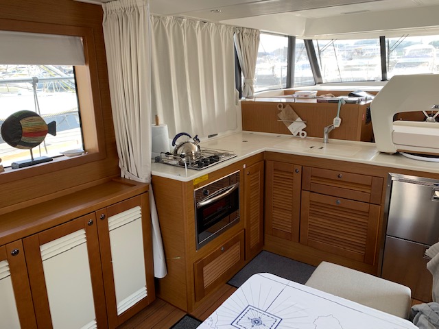 Swift Trawler 47 — photo 3
