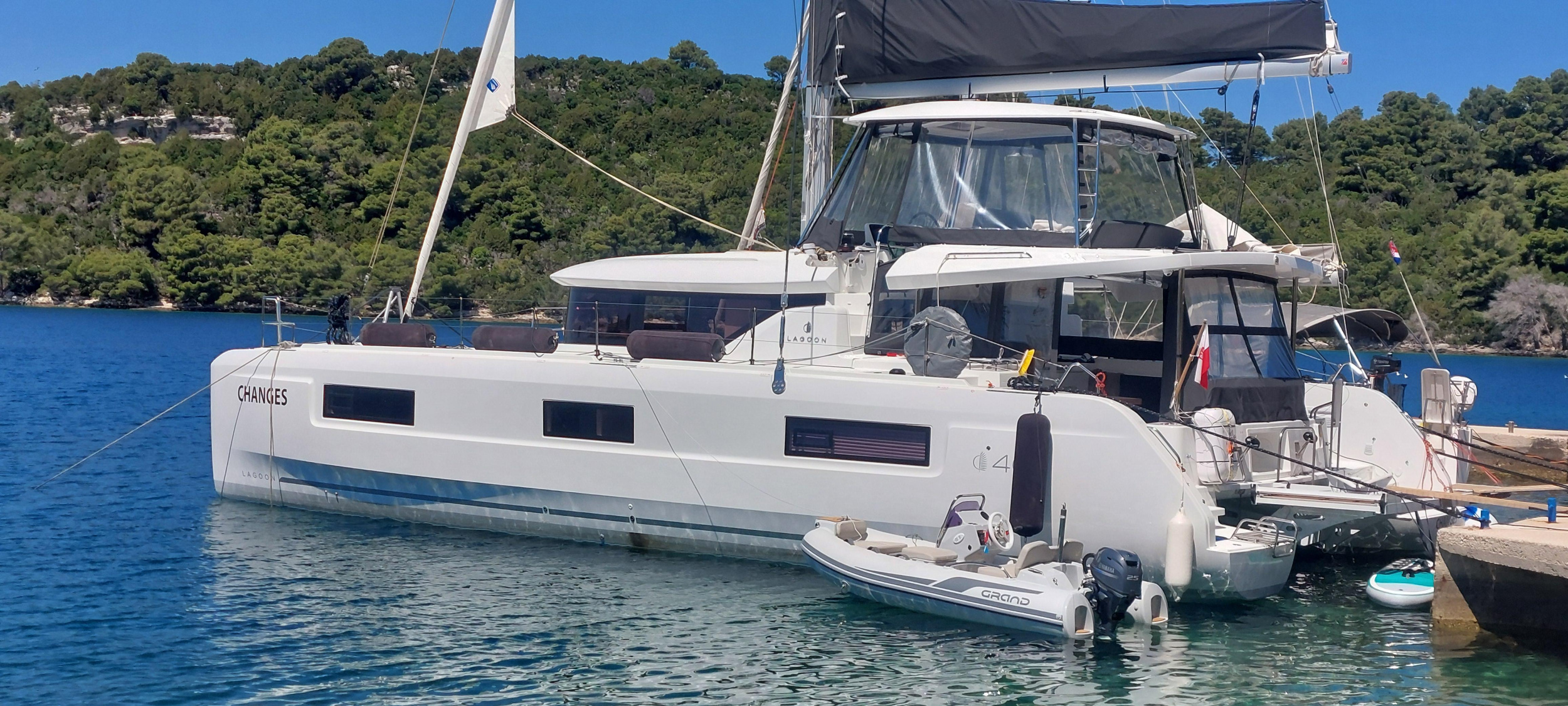 Lagoon 46 (Owner Version) — photo 3