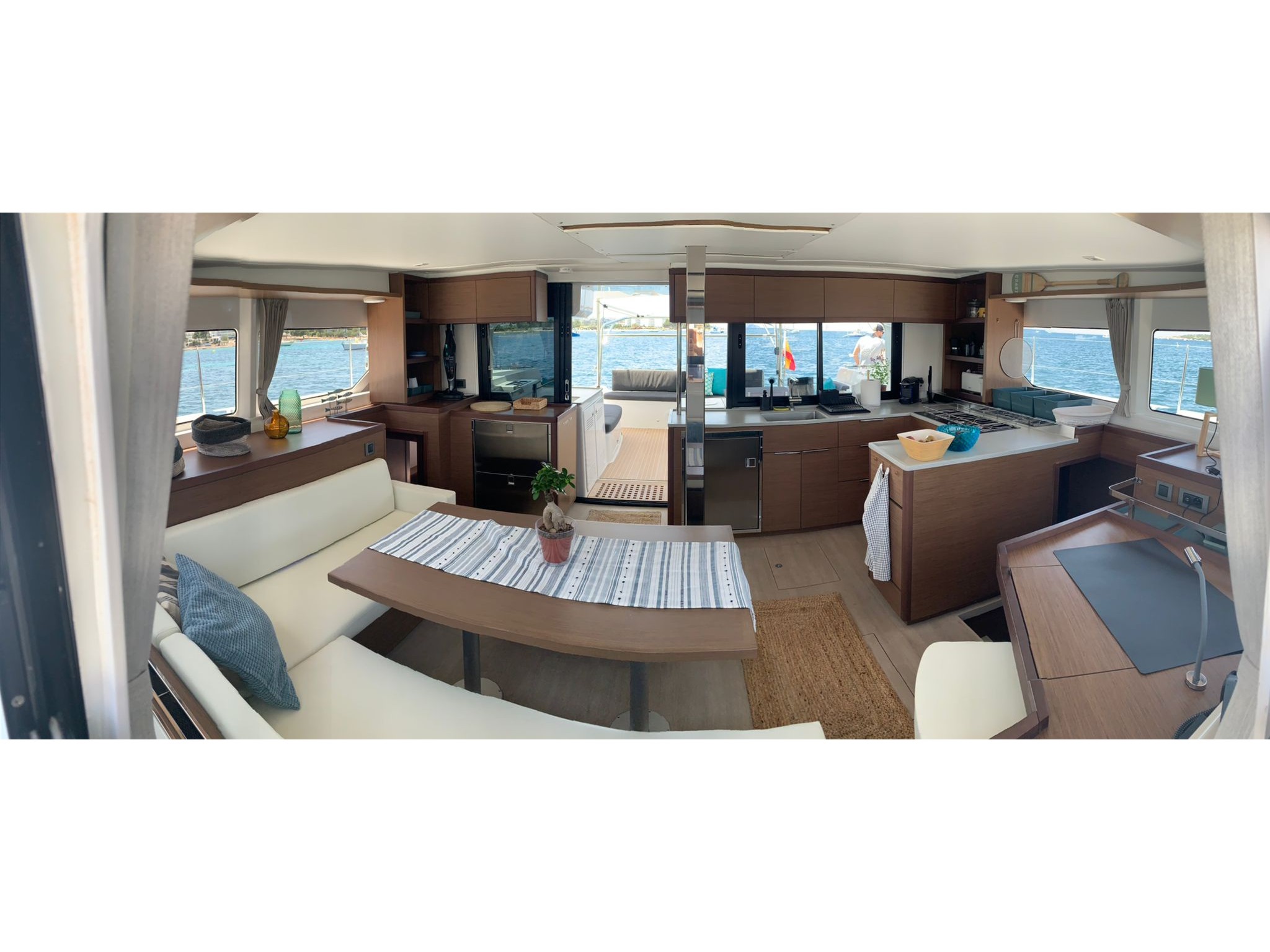 Lagoon 46 — photo 12