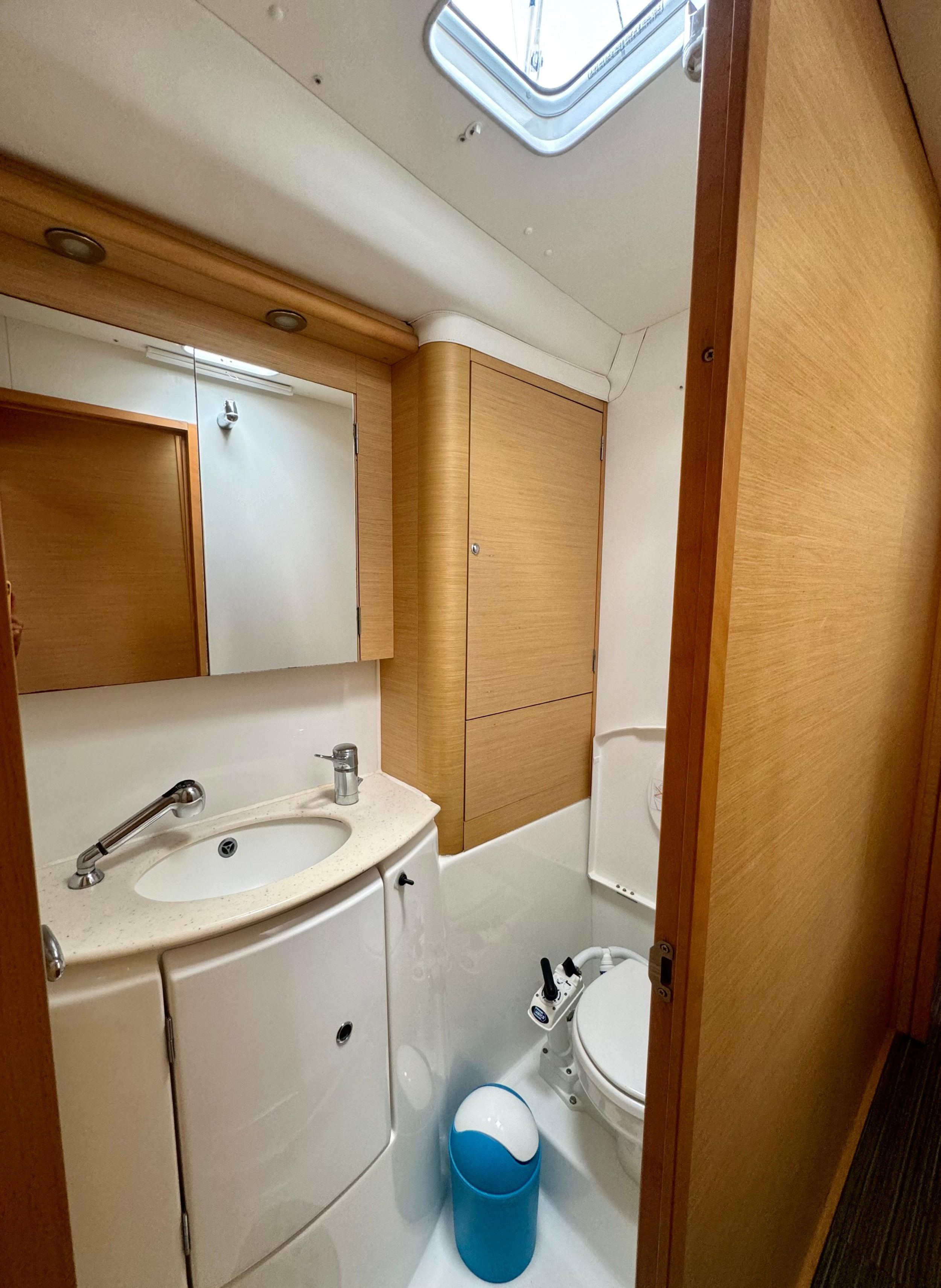 Lagoon 440 — photo 2
