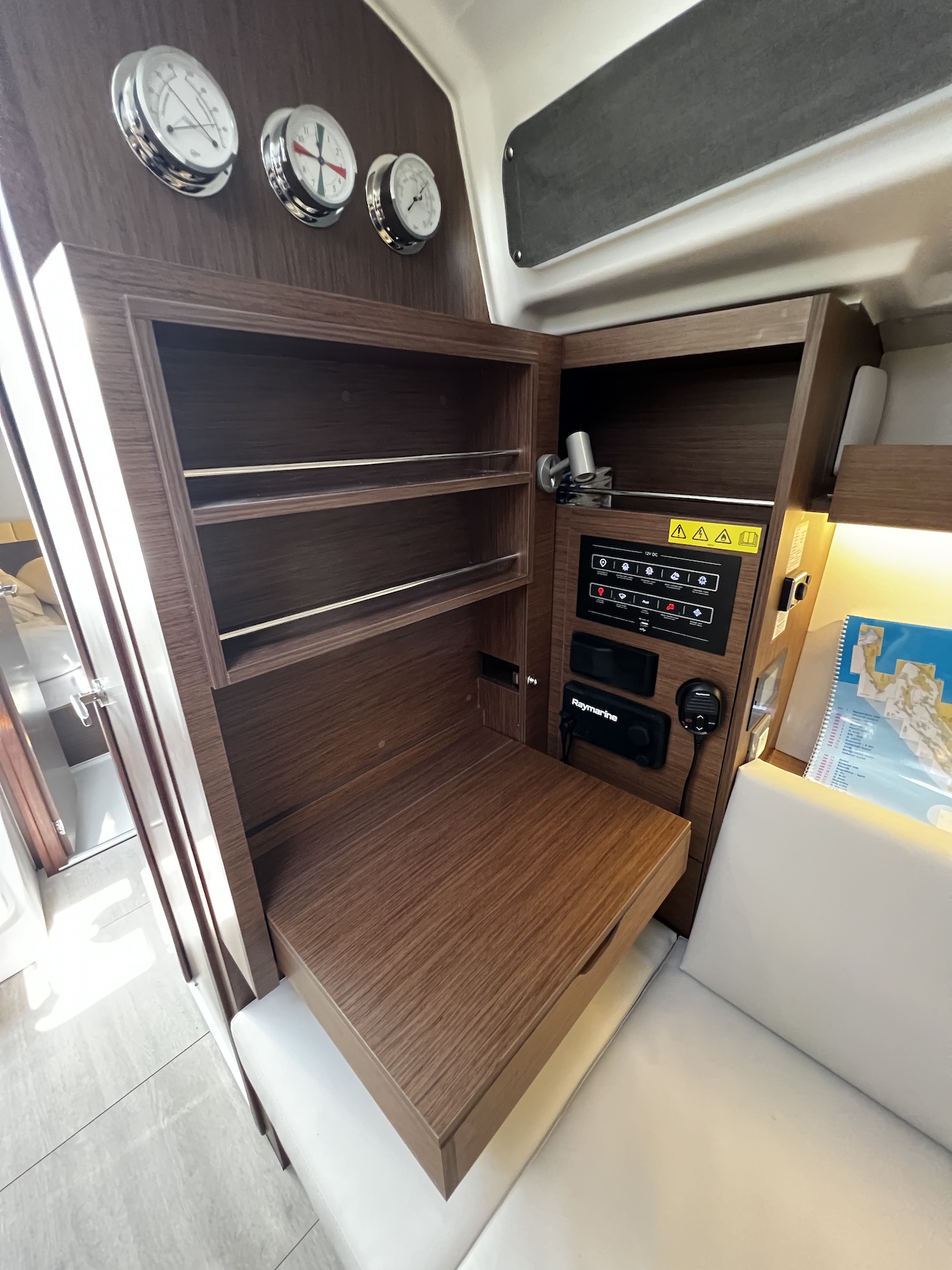 Oceanis 34.1 — photo 13