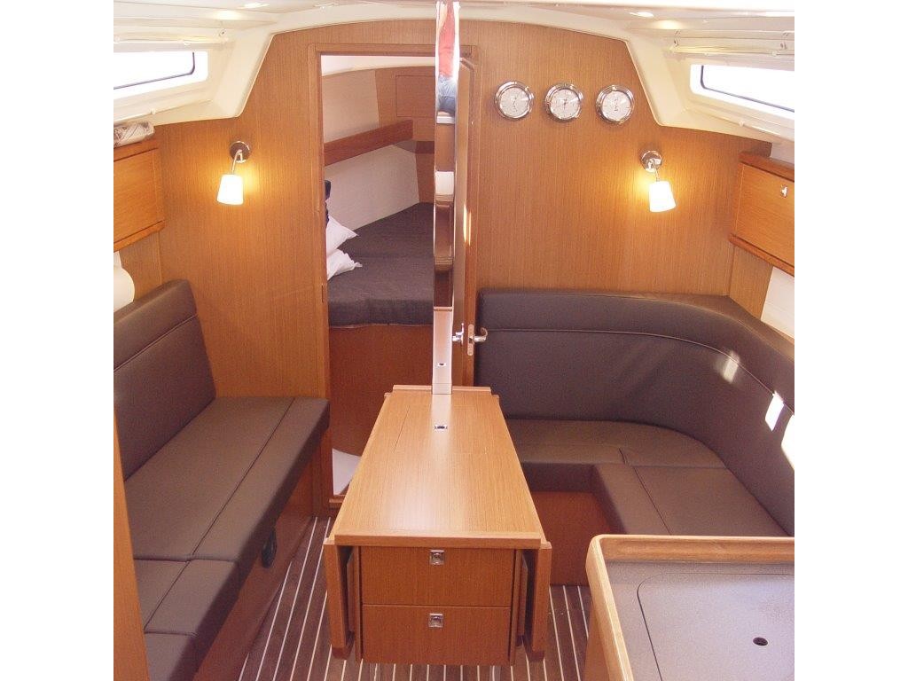 Bavaria Cruiser 34 — photo 4