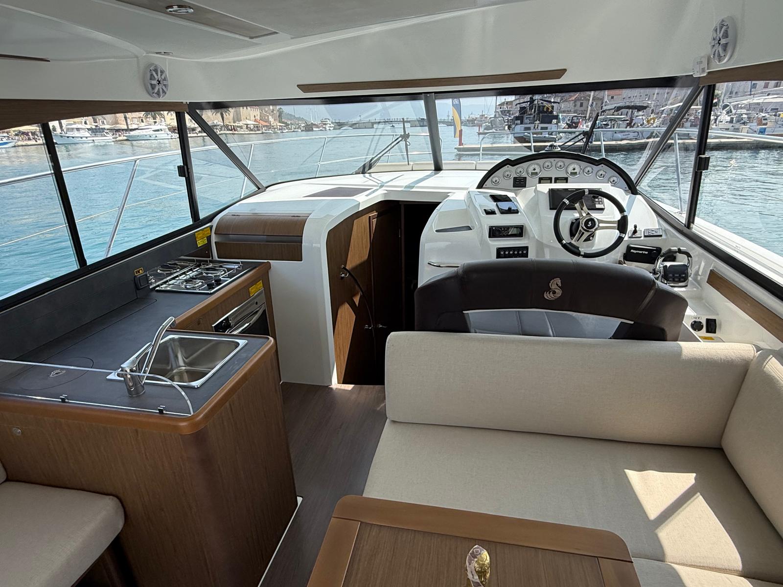 Beneteau Antares 36 — photo 9