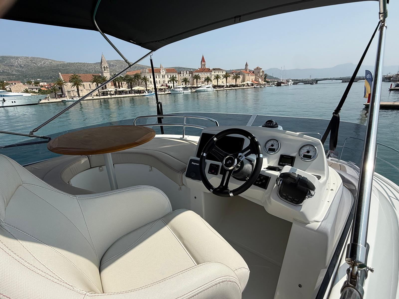 Beneteau Antares 36 — photo 25