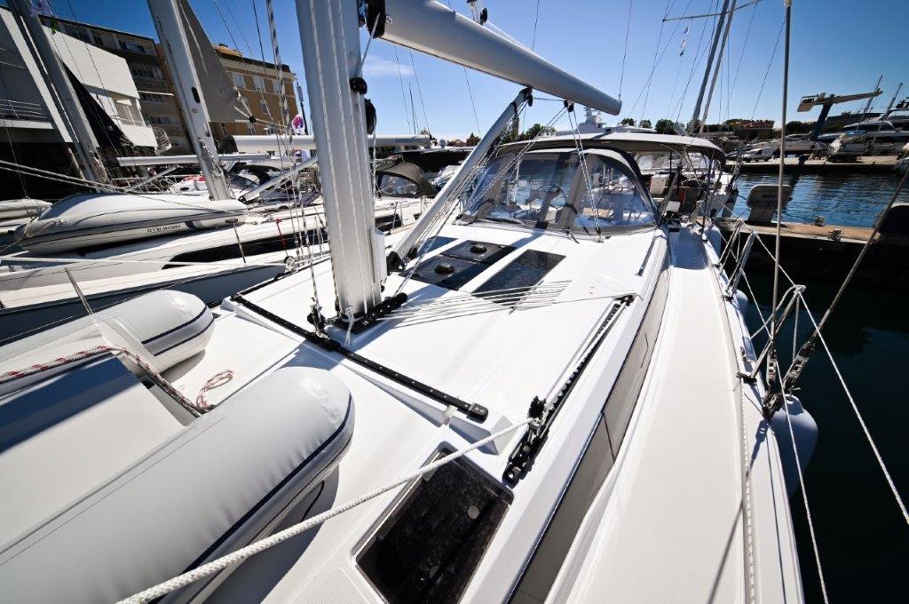 Bavaria C46 — photo 38