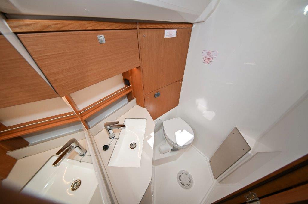 Bavaria C46 — photo 33