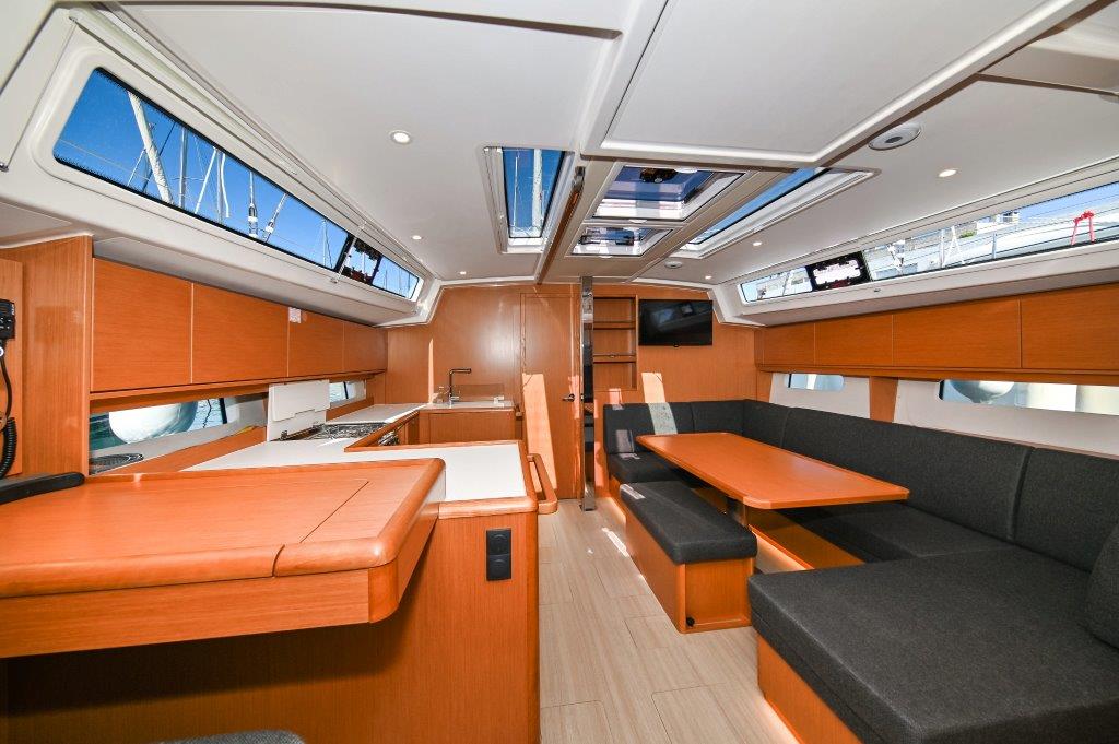 Bavaria C46 — photo 13