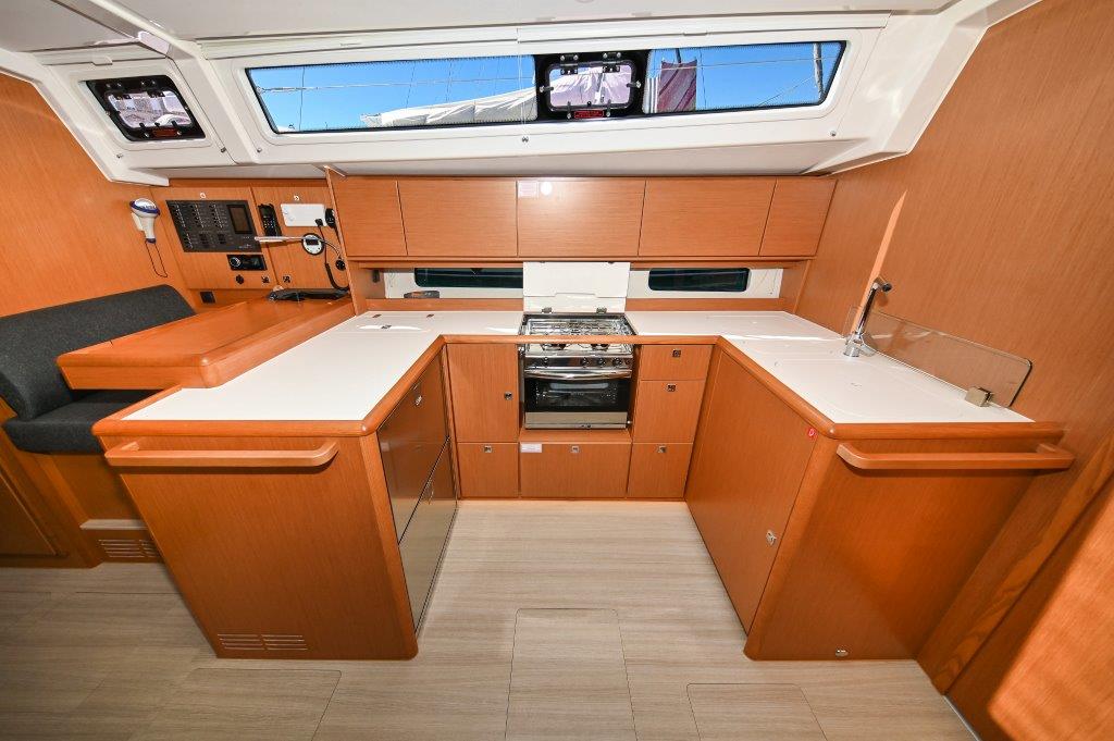 Bavaria C46 — photo 105