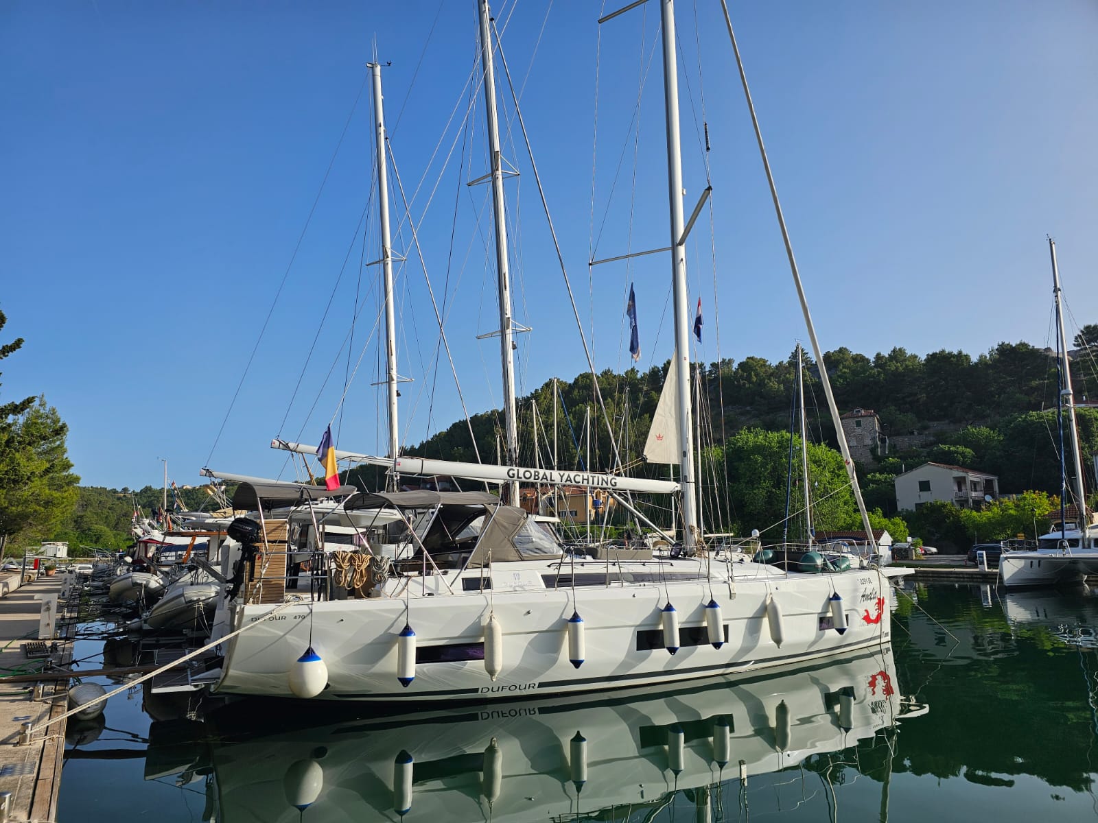 Dufour 470 — photo 1
