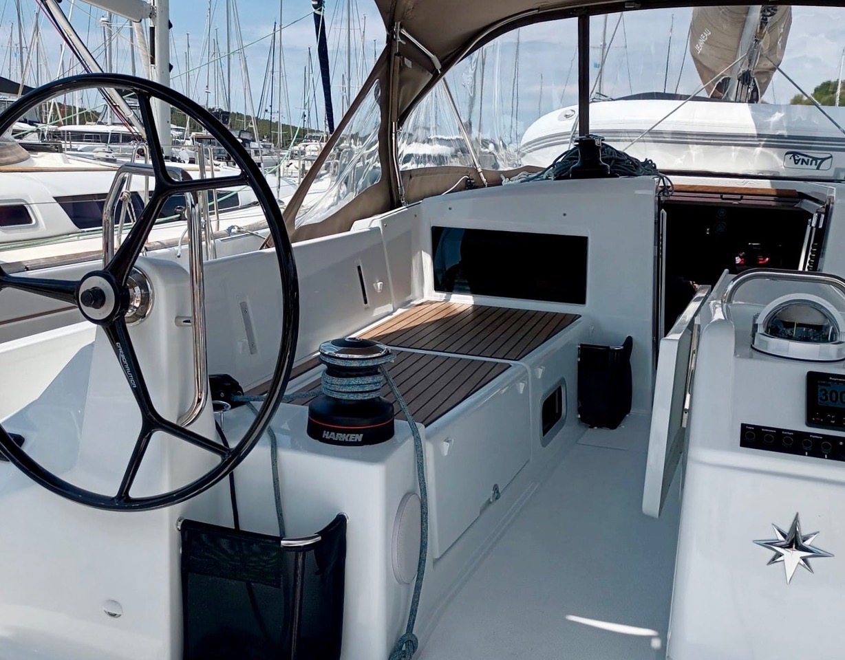 Sun Odyssey 490 — photo 4