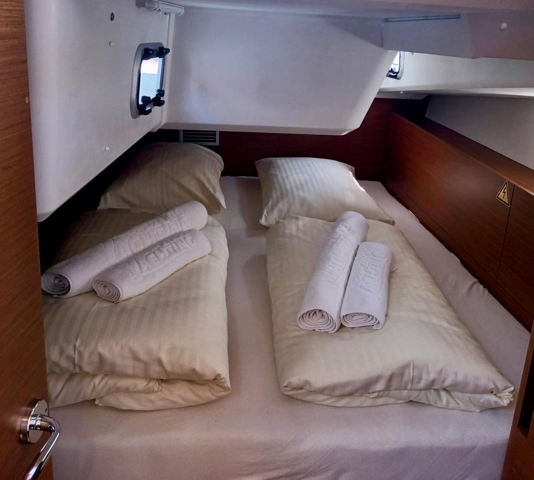 Sun Odyssey 490 — photo 6